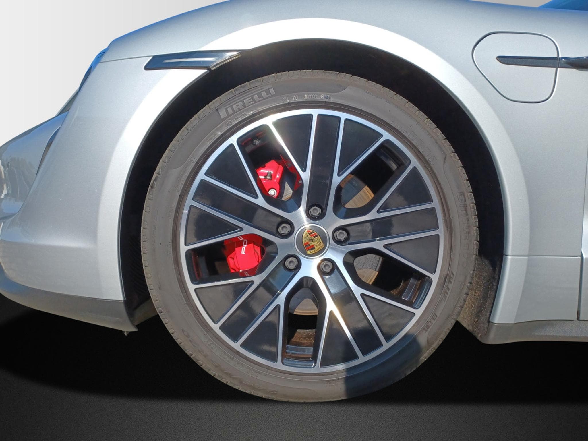 Porsche Taycan 4S (2022) - Photo 6