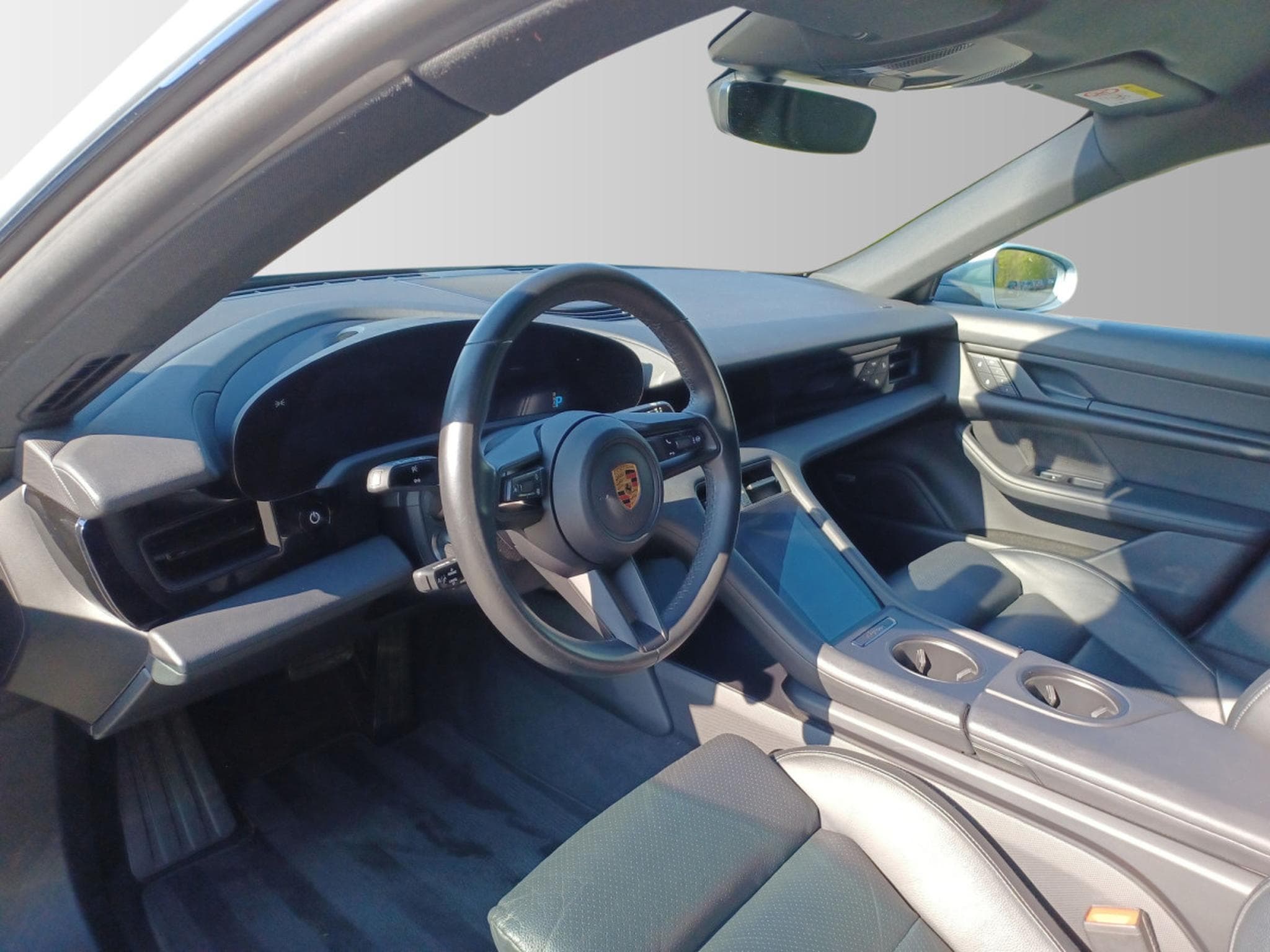 Porsche Taycan 4S (2022) - Photo 8