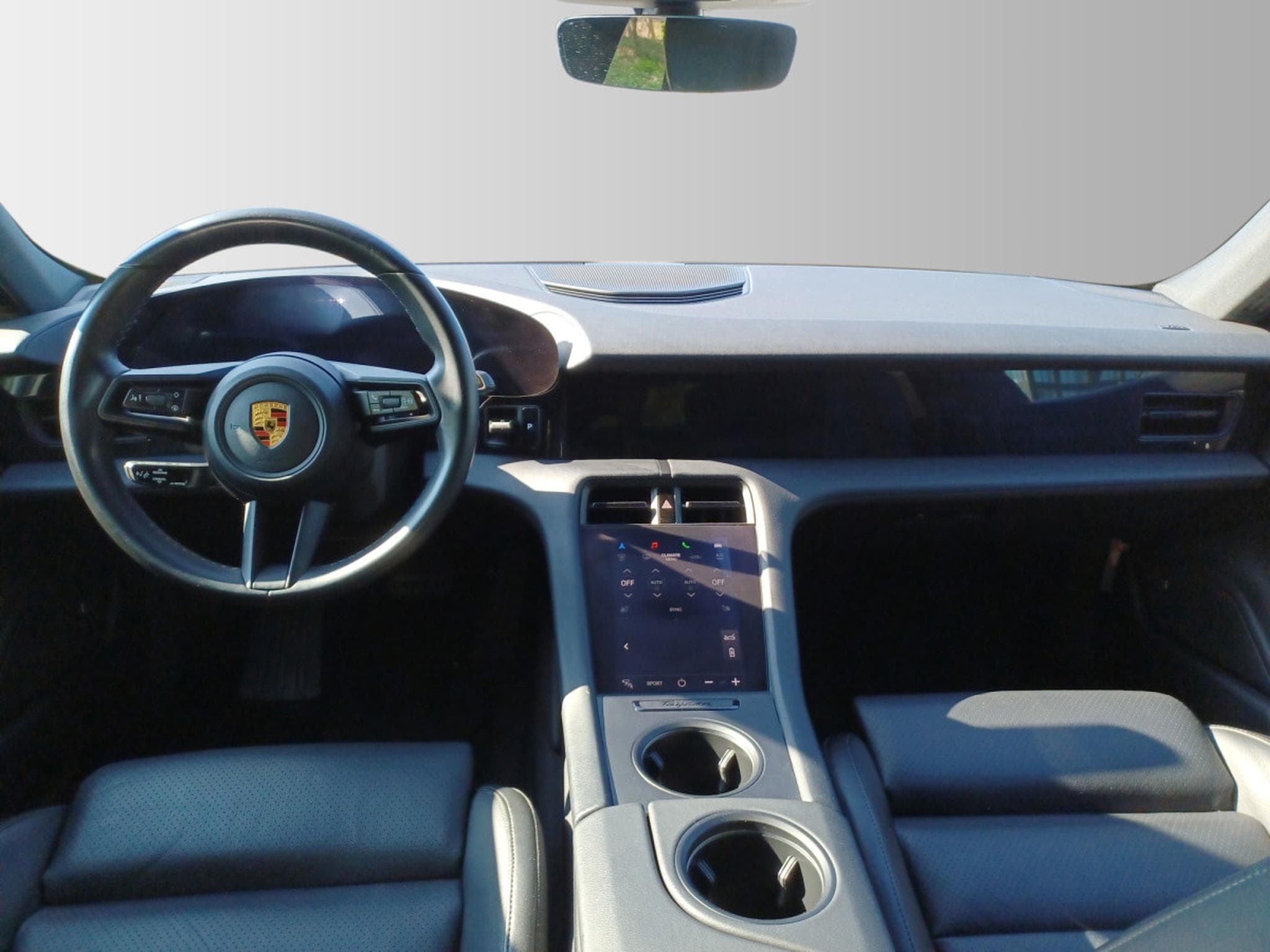 Porsche Taycan 4S (2022) - Photo 9