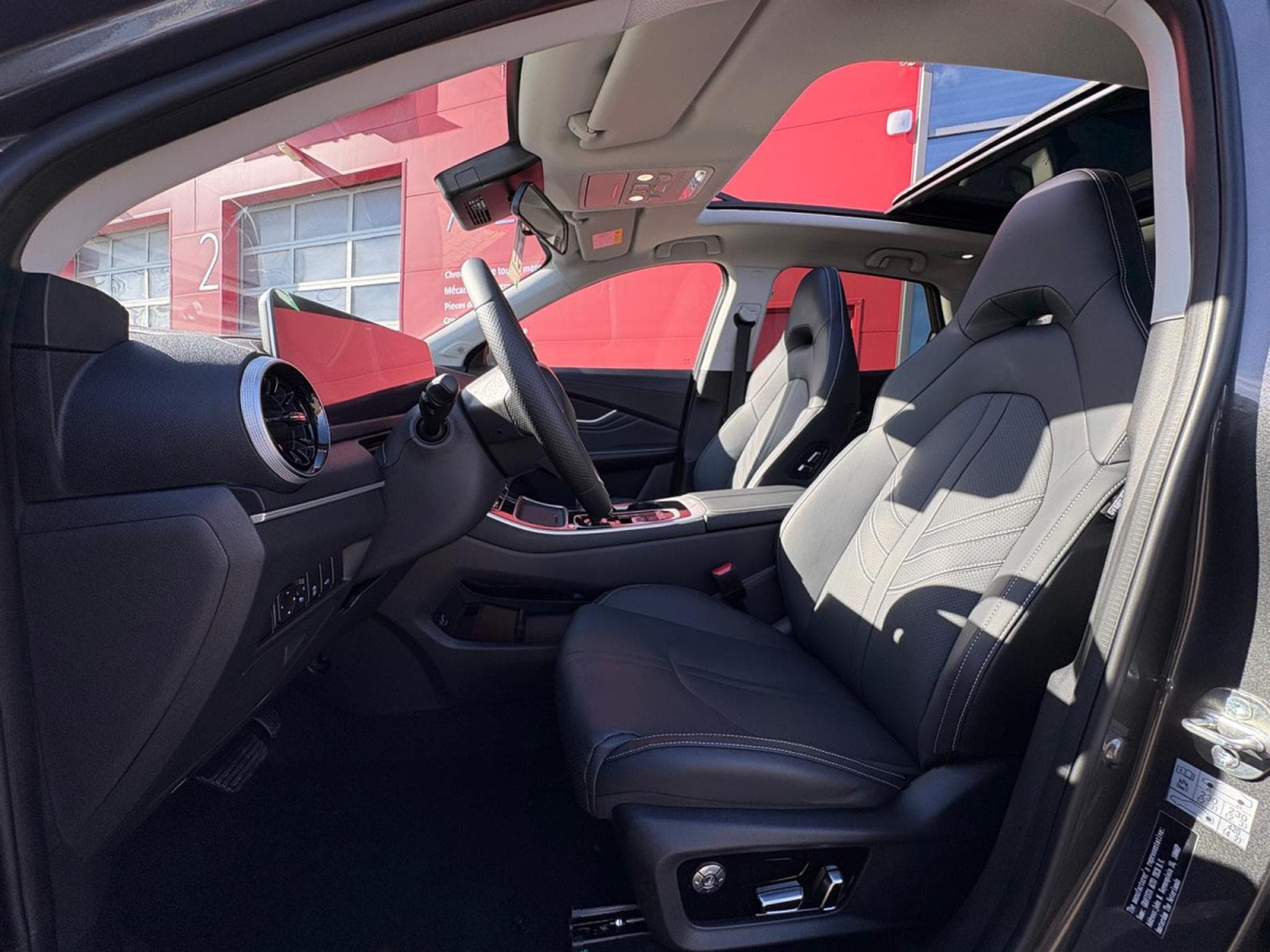 Forthing T5 EVO 1.5 TURBO AUTO FULL OPTIONS (2026) - Photo 8