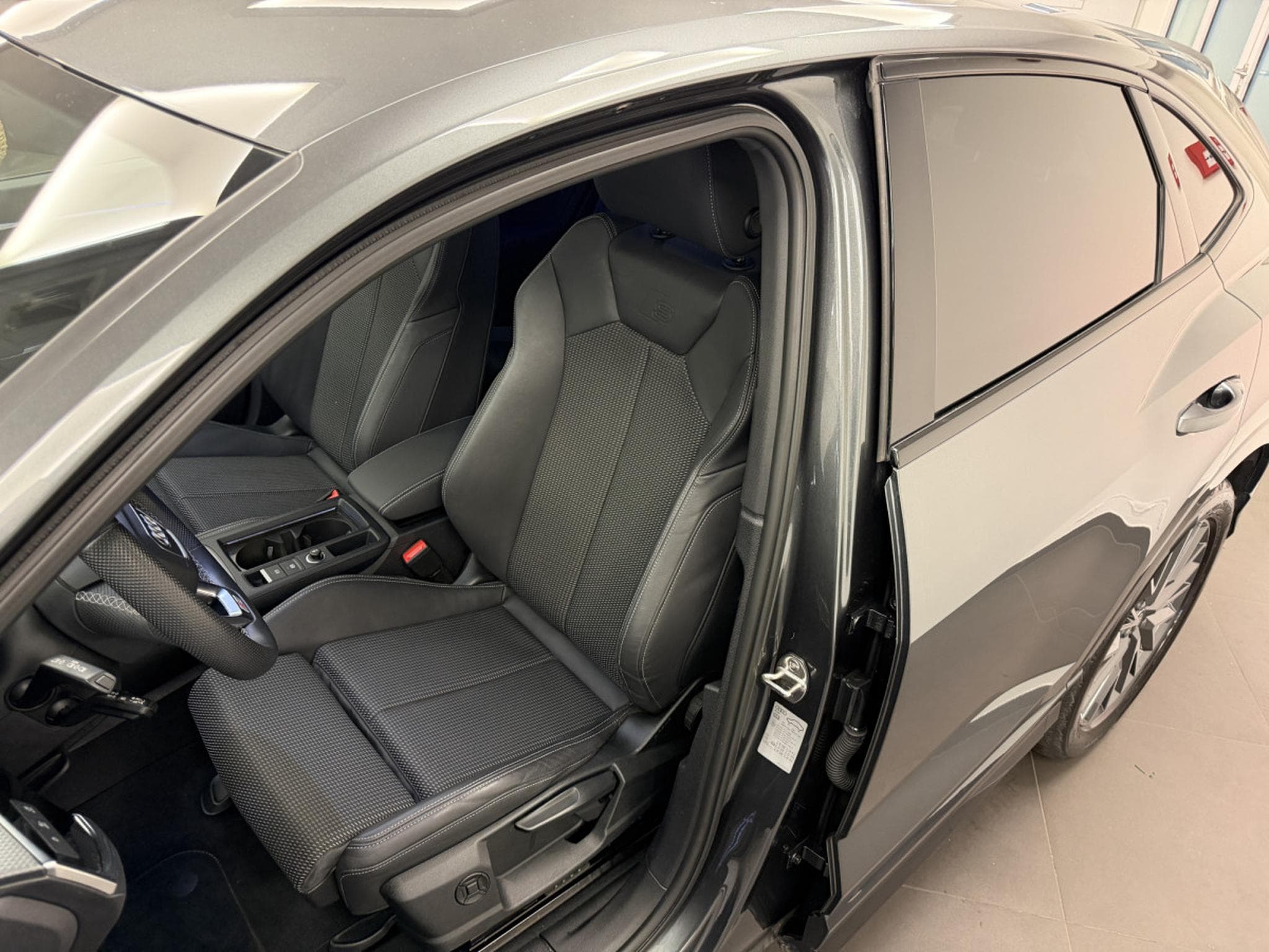 Audi Q3 Sportback S line 45 TFSI e 245 CV / 180kW S tronic (2023) - Photo 2