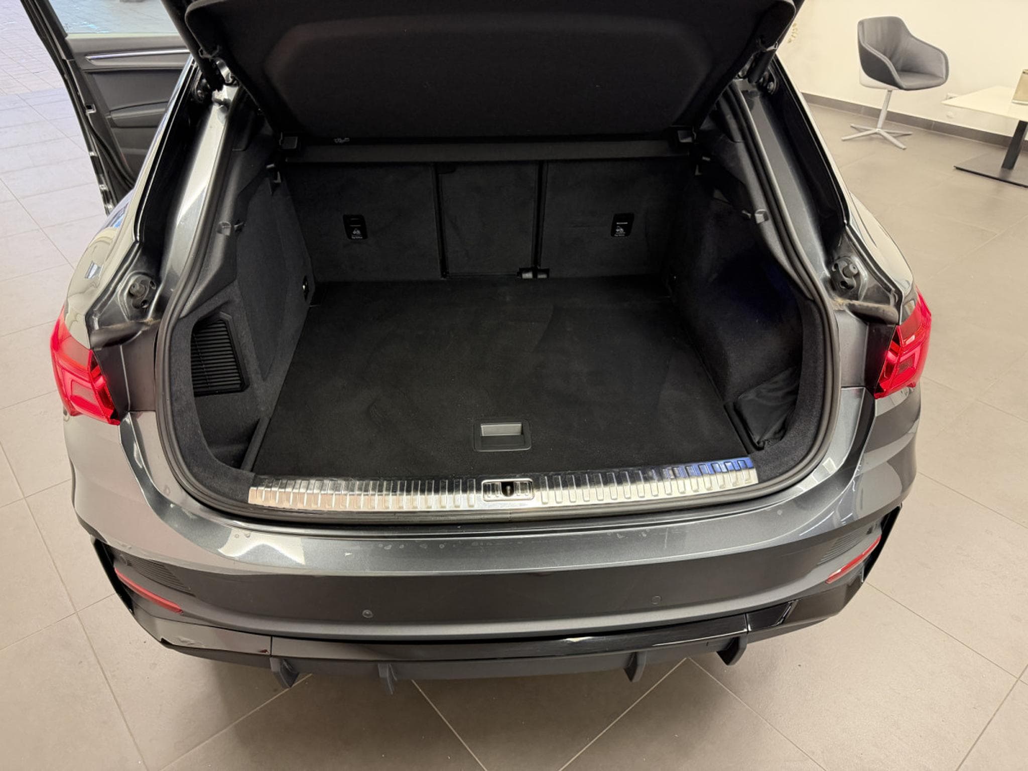 Audi Q3 Sportback S line 45 TFSI e 245 CV / 180kW S tronic (2023) - Photo 8