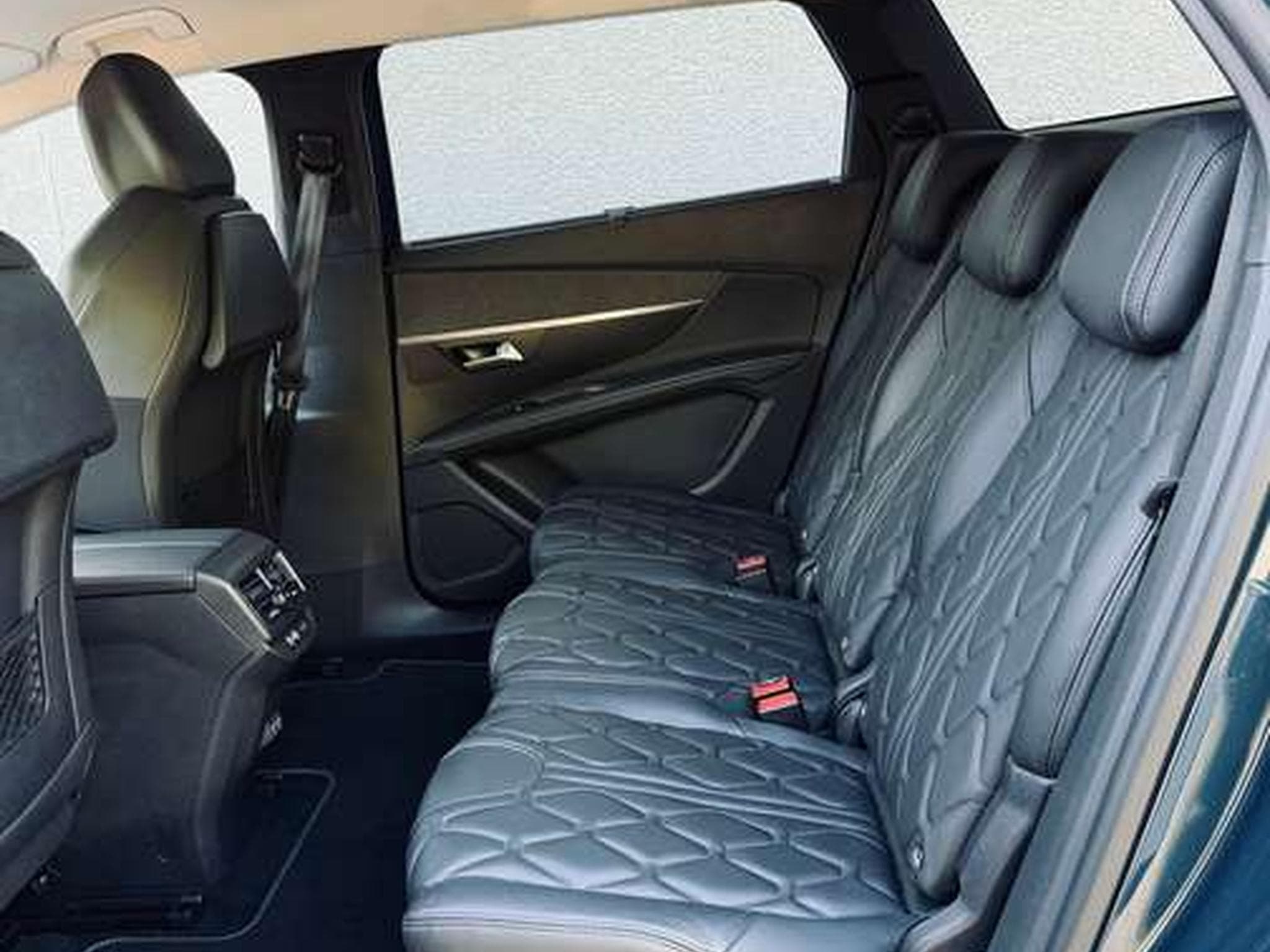 Peugeot 5008 5008 1.5 BlueHDi Allure Pack (2021) - Photo 14