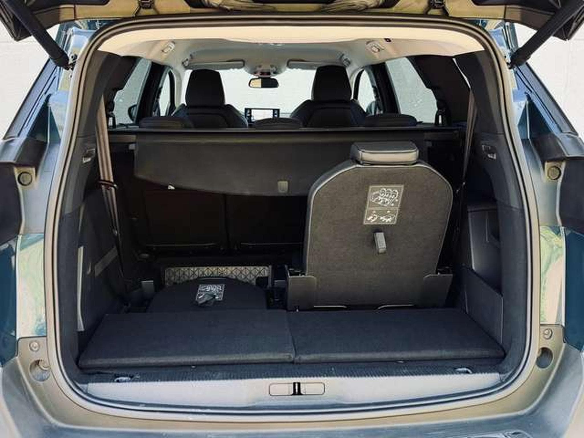 Peugeot 5008 5008 1.5 BlueHDi Allure Pack (2021) - Photo 16