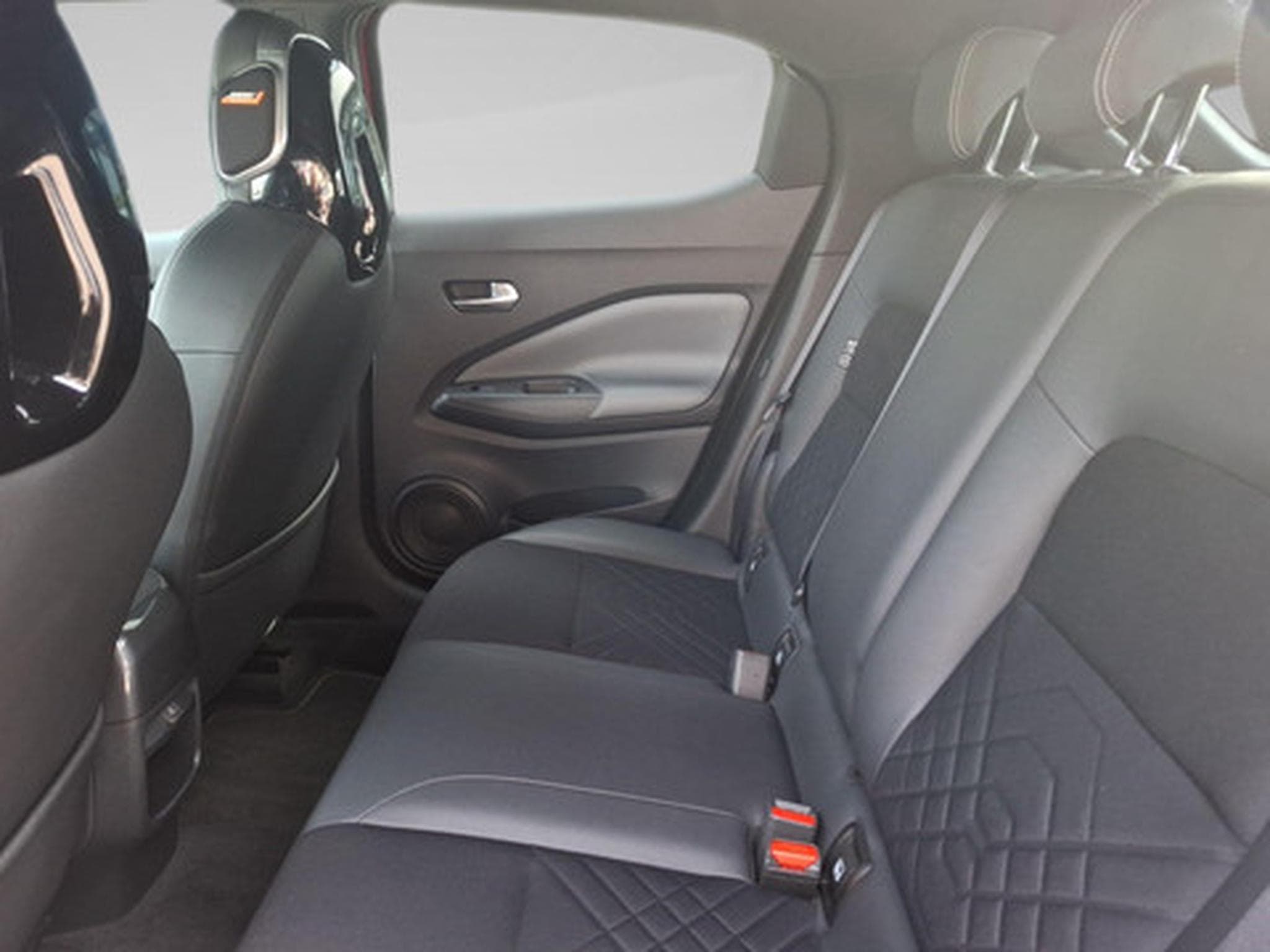 Nissan Juke 1.0 DIG-T 117 BOSE (2026) - Photo 11