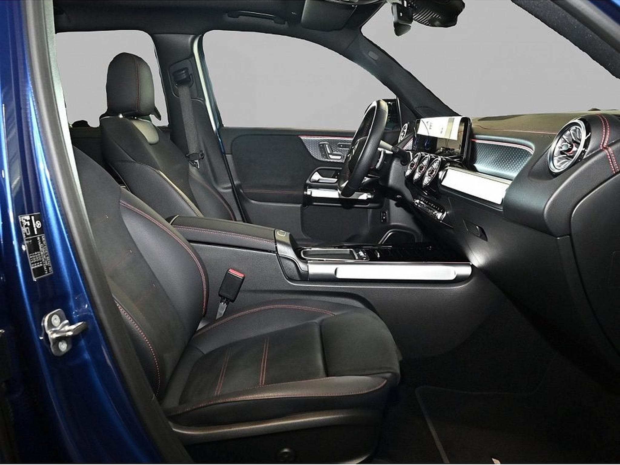 Mercedes EQB (2025) - Photo 2