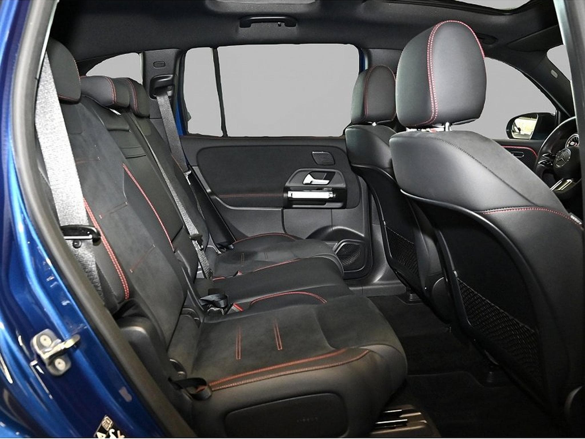 Mercedes EQB (2025) - Photo 4