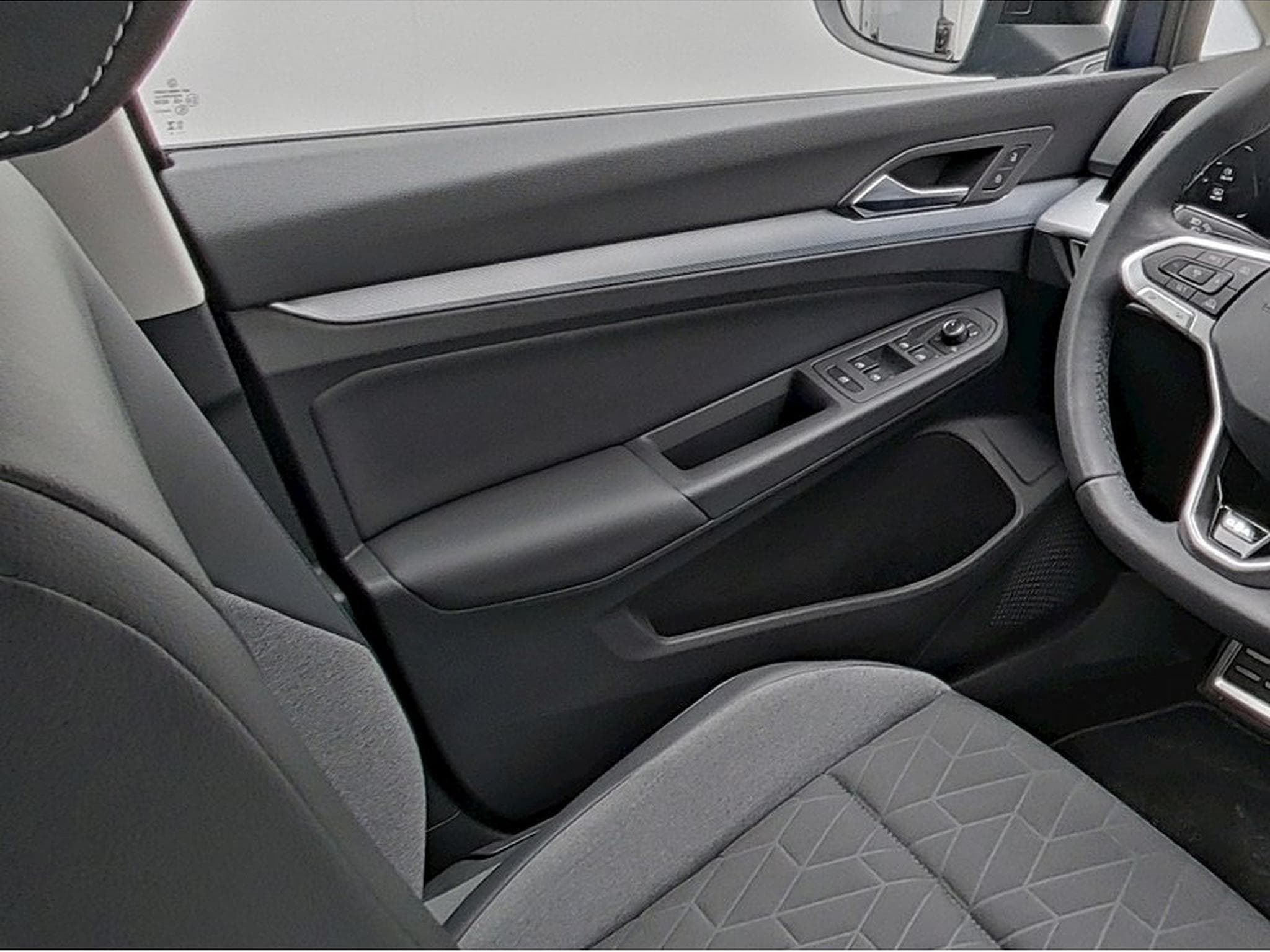 VW Golf (2025) - Photo 11