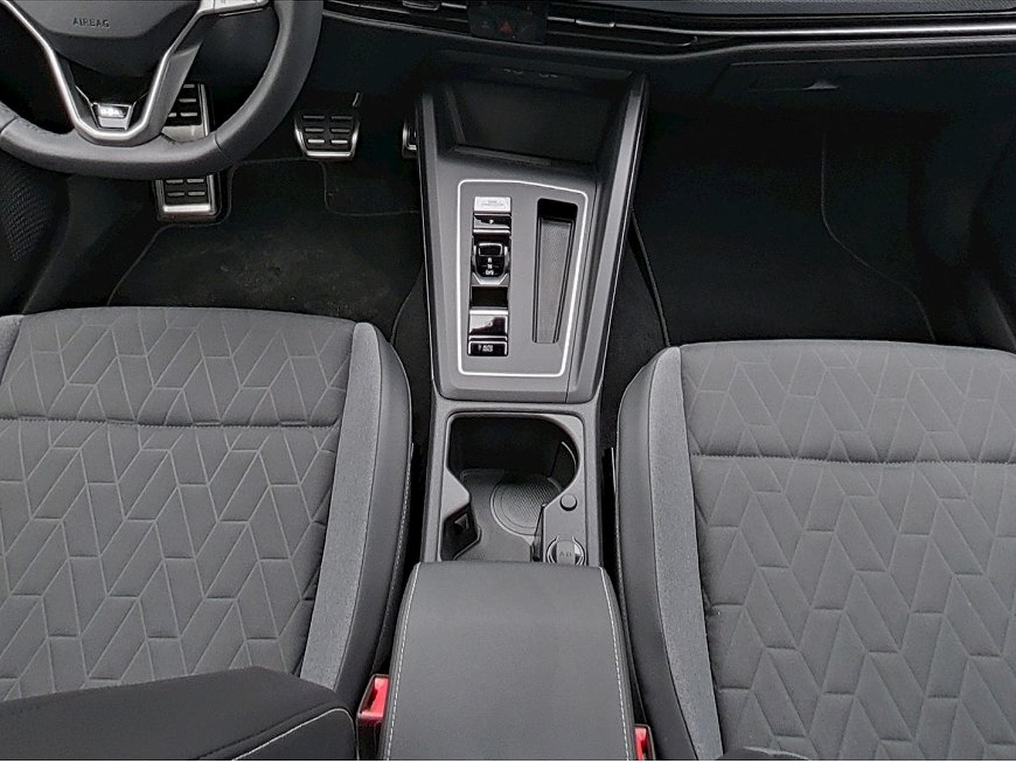 VW Golf (2025) - Photo 12