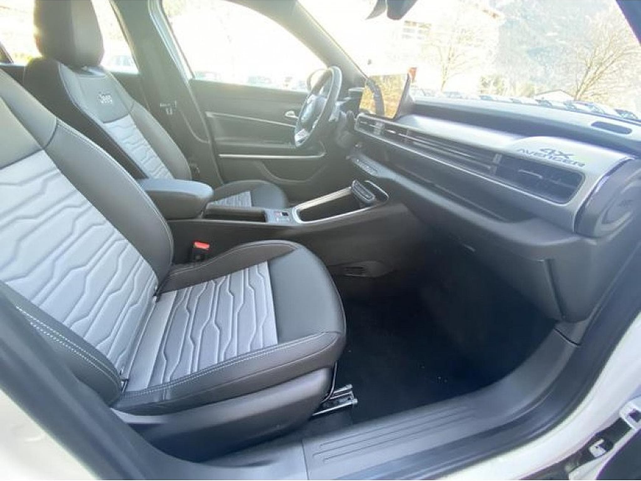 Jeep Wrangler (2026) - Photo 9