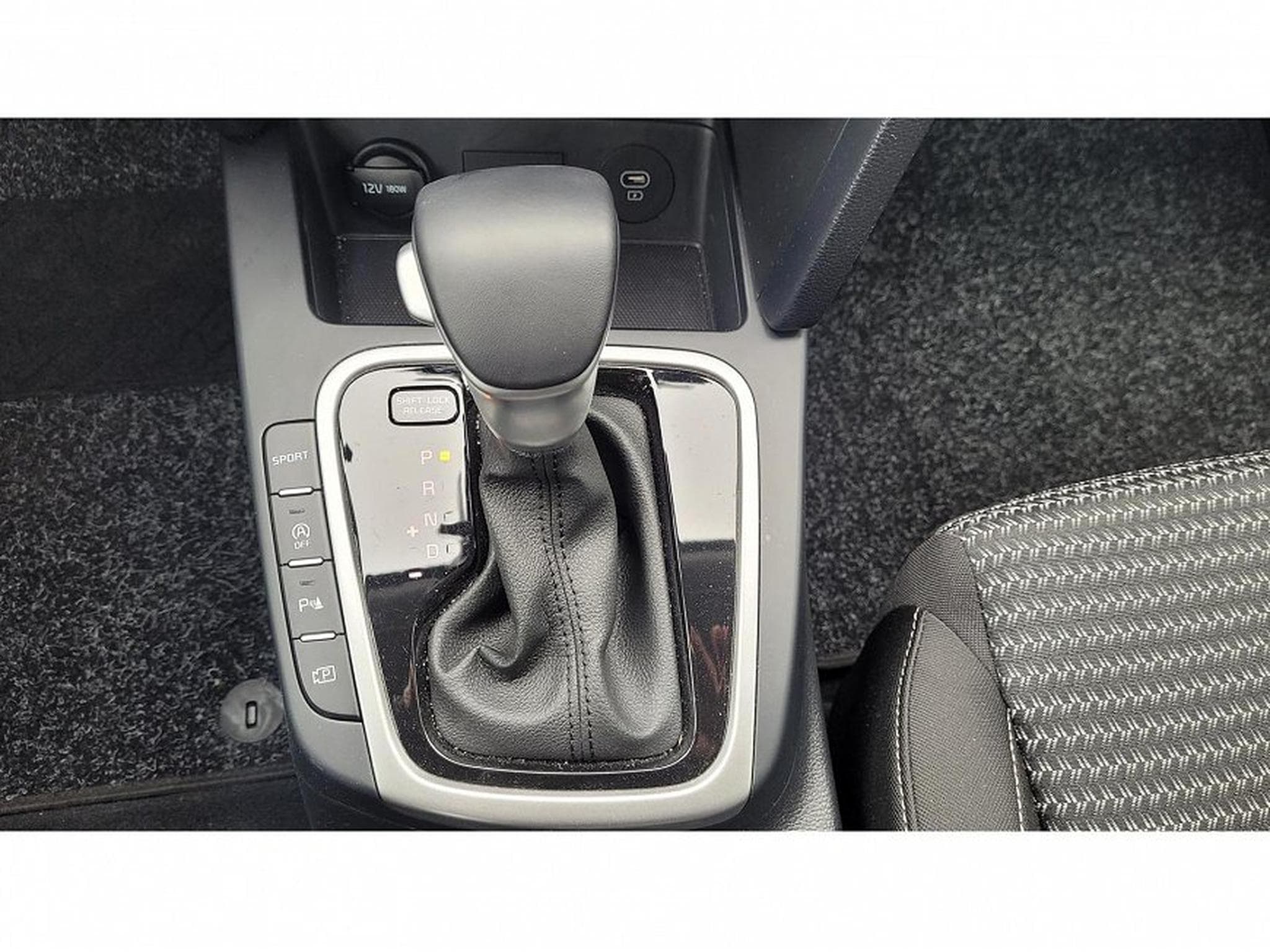 Kia Ceed (2025) - Photo 11