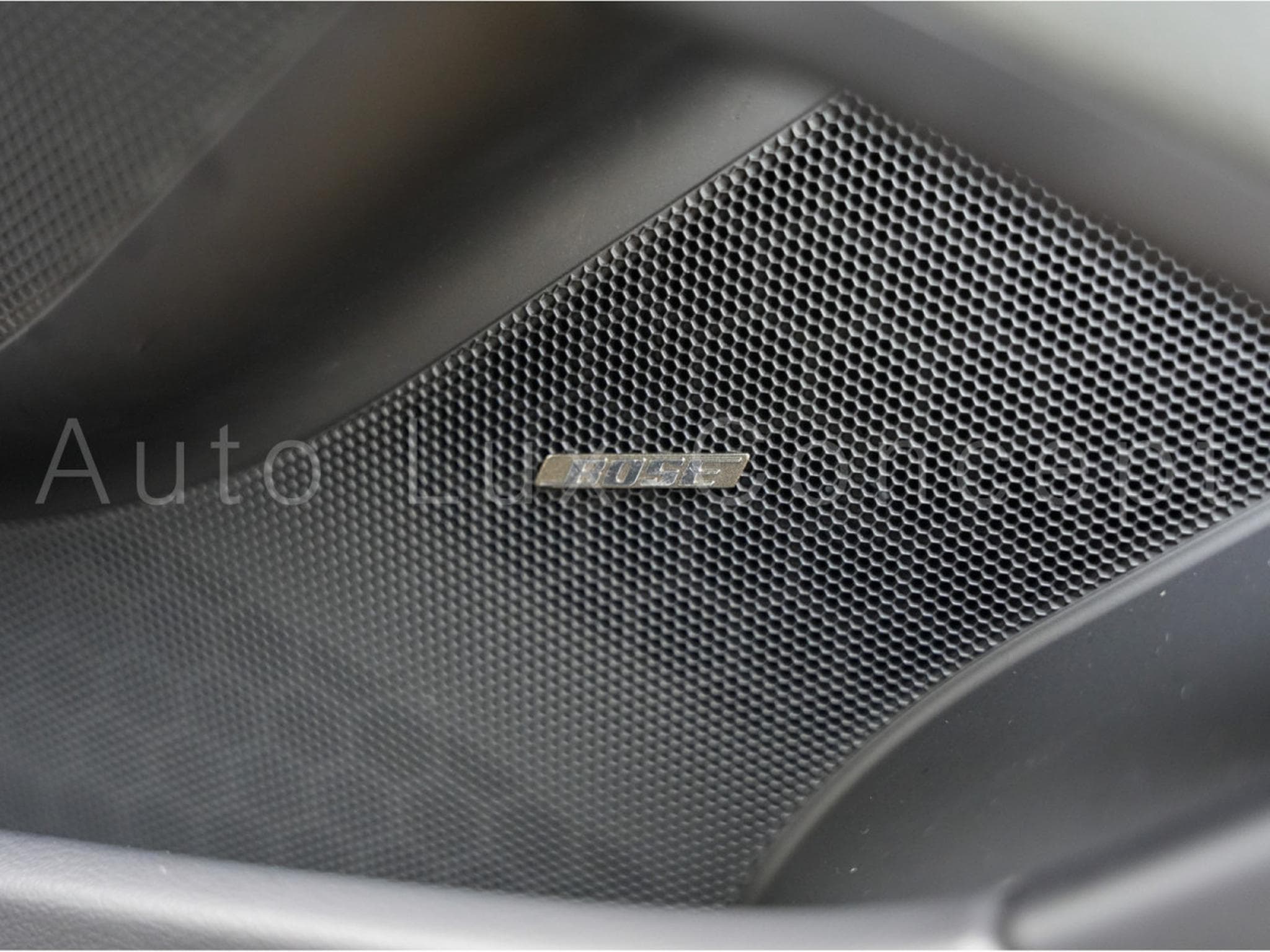 Porsche Cayman 718 GT4 RS Pack Weissach (2023) - Photo 28