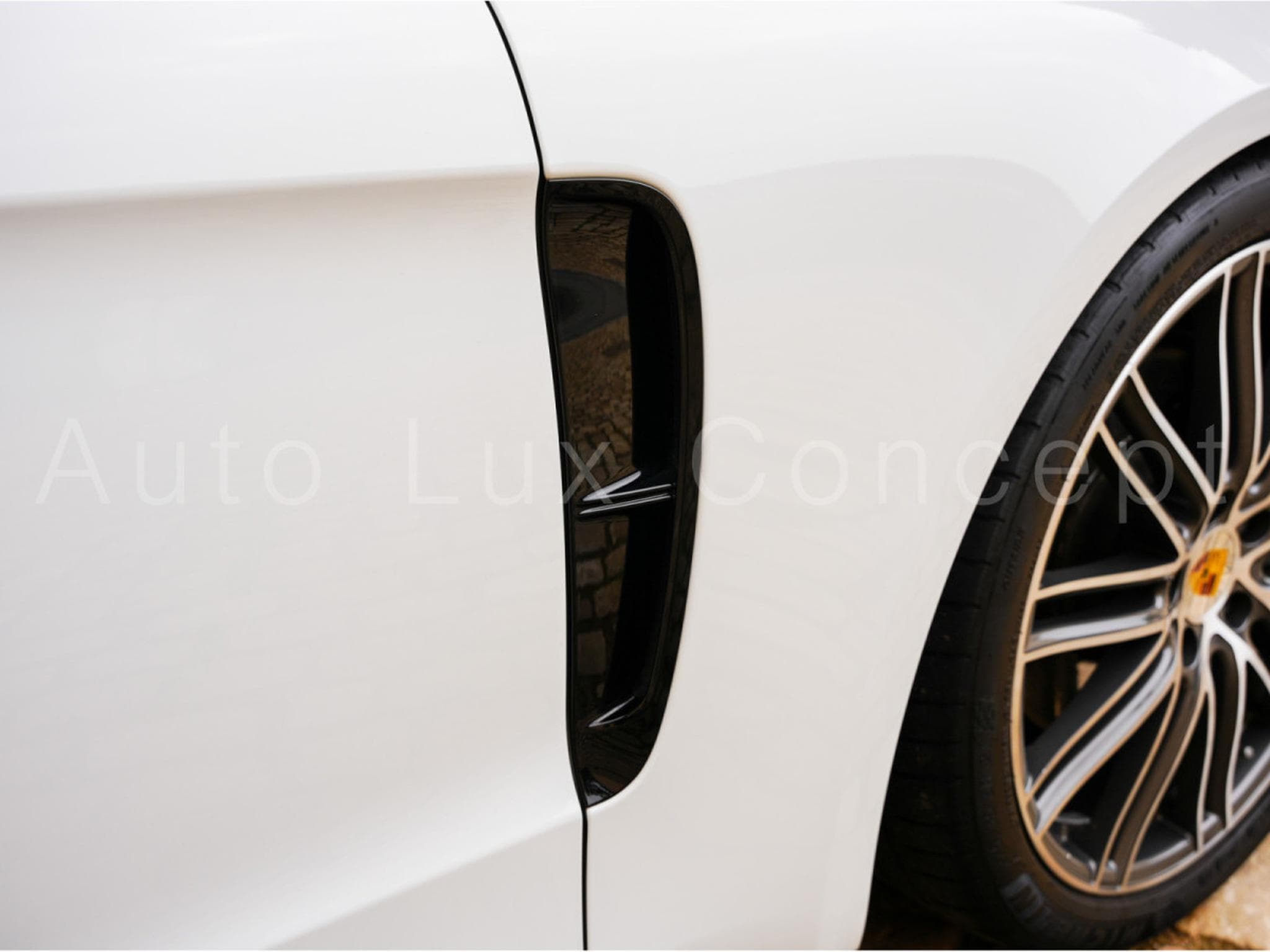 Porsche Panamera 4S Diesel (2017) - Photo 22