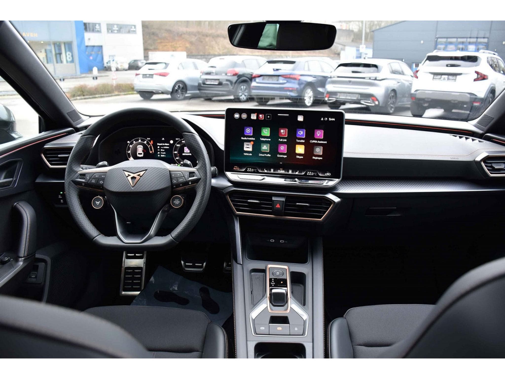 Cupra Leon ST 1.5 eTSI DSG ACC LANE CAM SG CHFF NEUVE (2026) - Photo 9