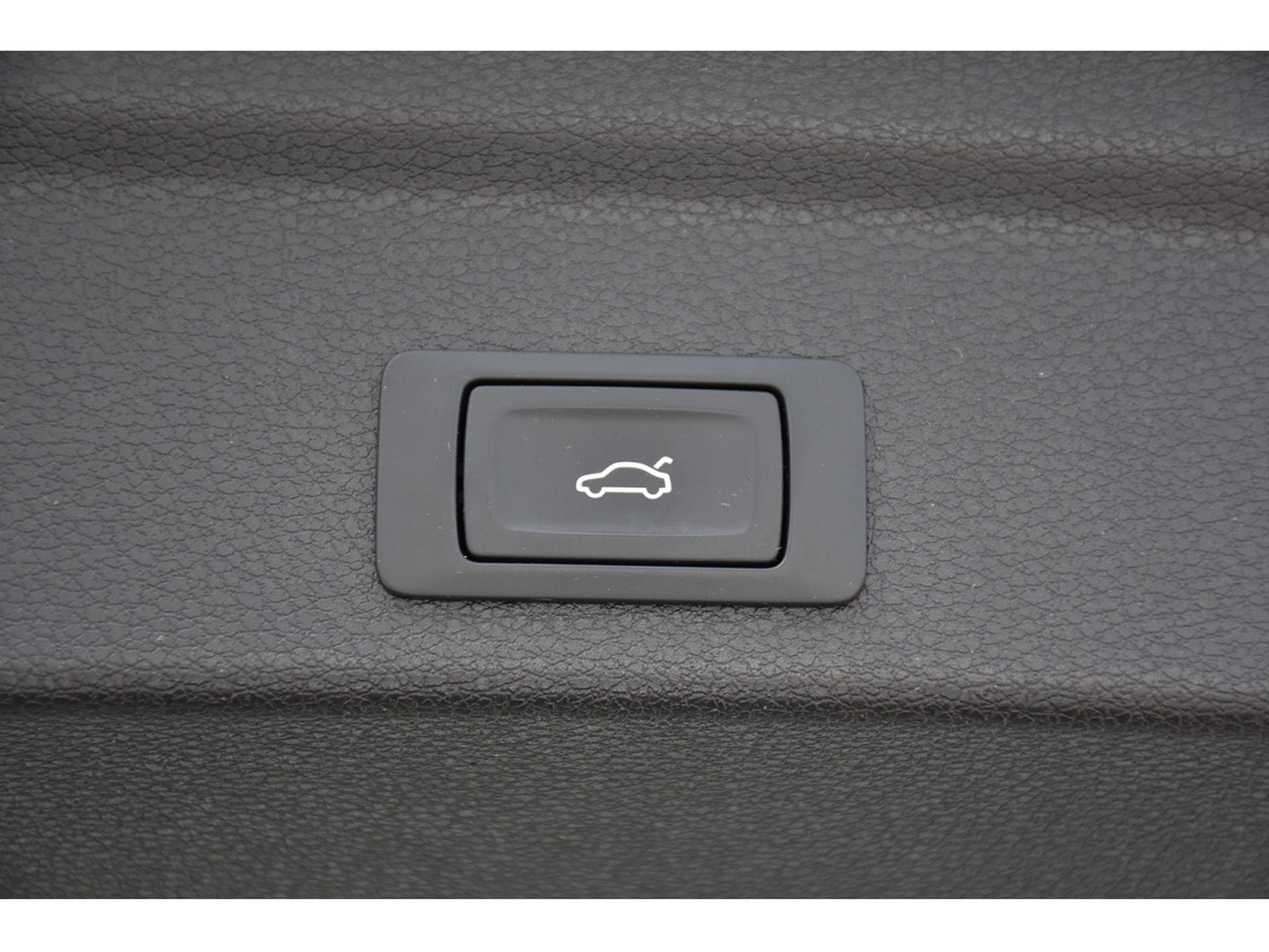 Audi Q3 Sportback 45 TFSIe S-Tronic CUIR ACC LANE SIDE CAM 1° MAIN (2022) - Photo 22