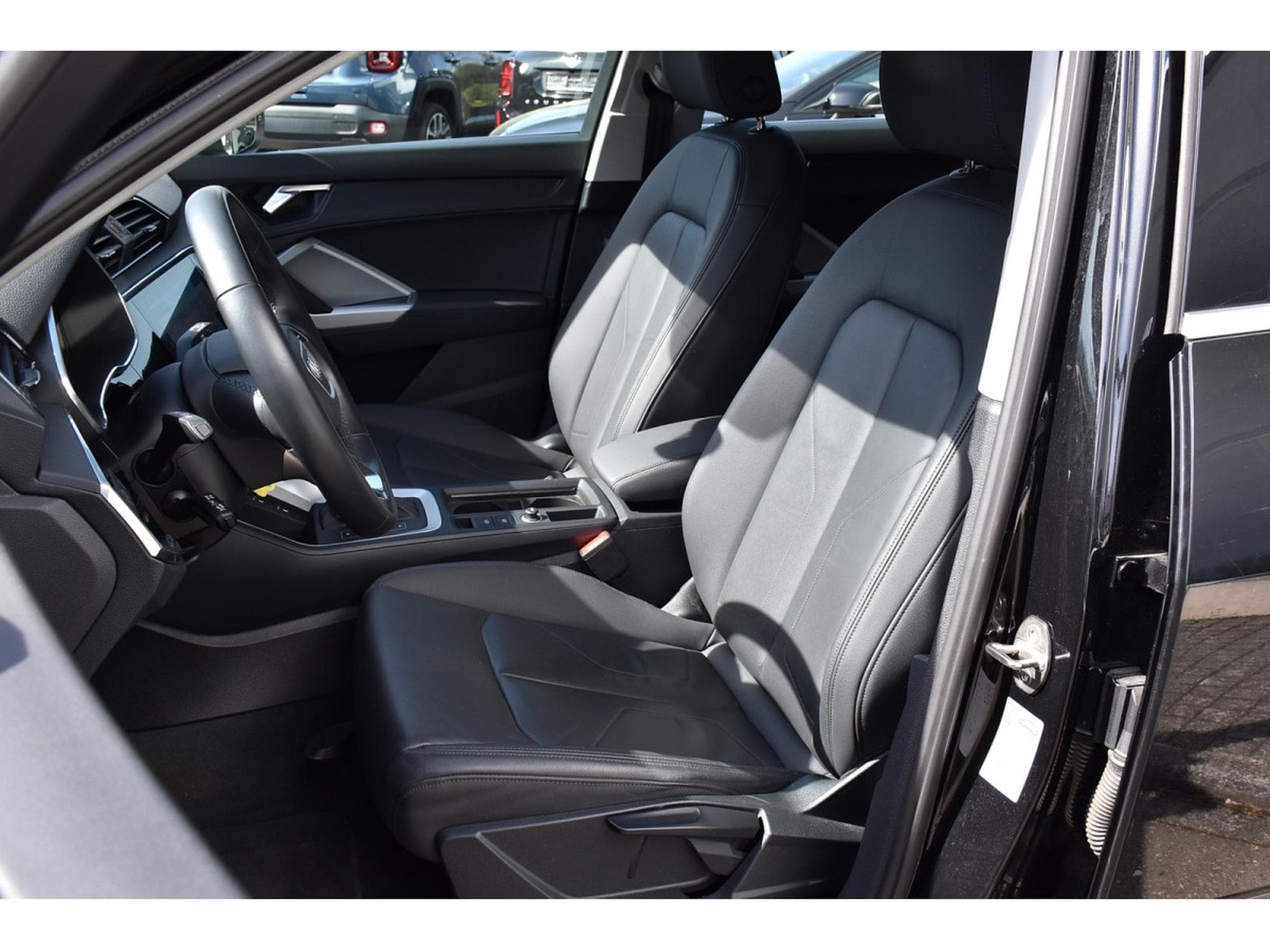 Audi Q3 Sportback 45 TFSIe S-Tronic CUIR ACC LANE SIDE CAM 1° MAIN (2022) - Photo 6