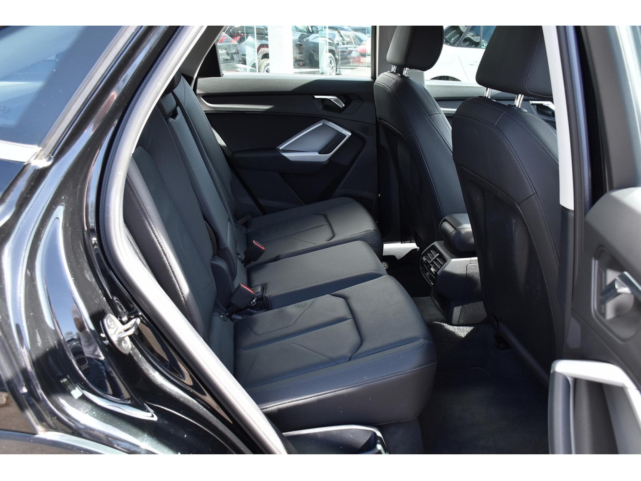 Audi Q3 Sportback 45 TFSIe S-Tronic CUIR ACC LANE SIDE CAM 1° MAIN (2022) - Photo 8