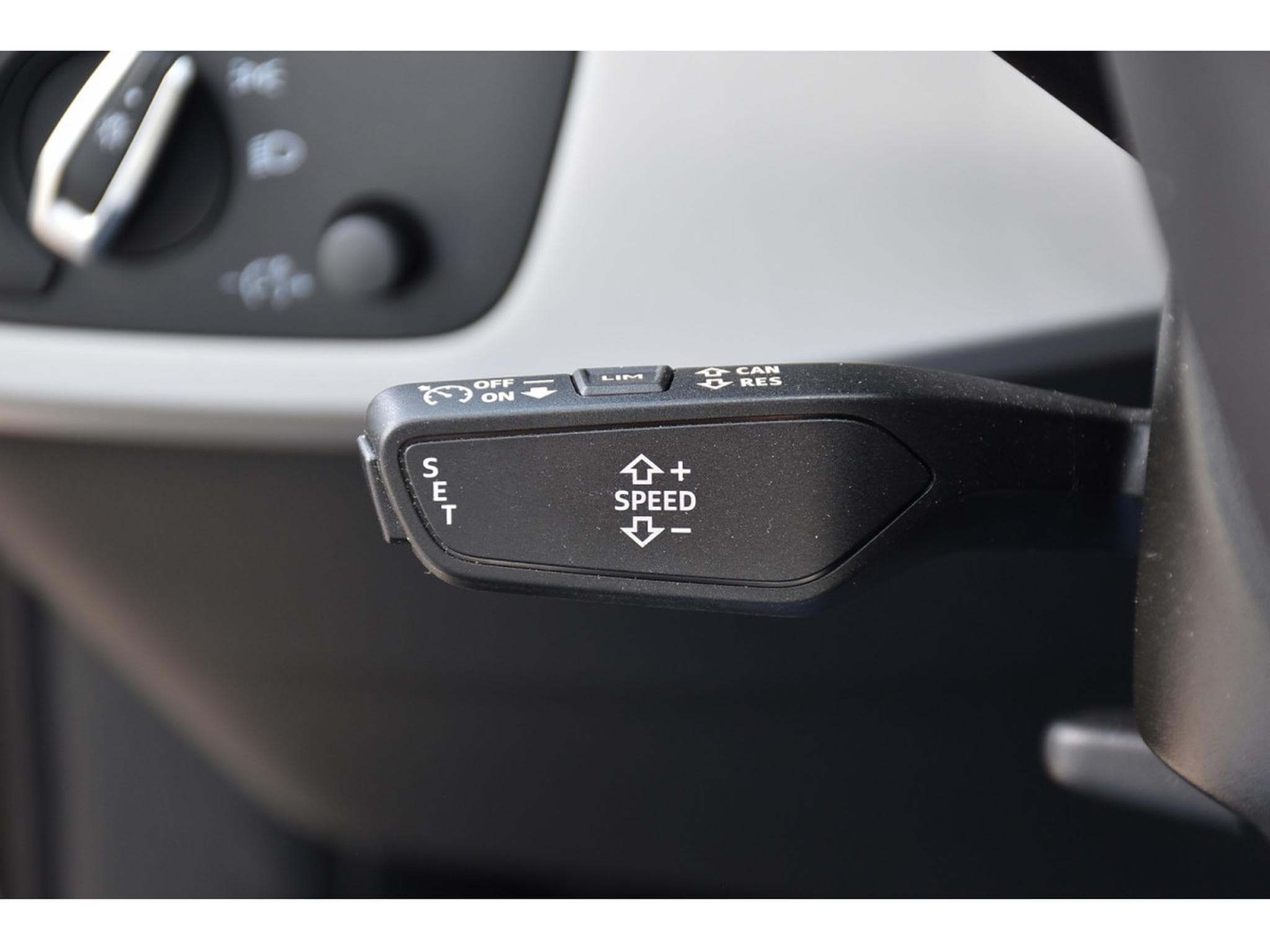 Audi A4 Avant 30 TDI S-Tronic CUIR LANE SIDE GPS CAM 1° MAIN (2022) - Photo 21