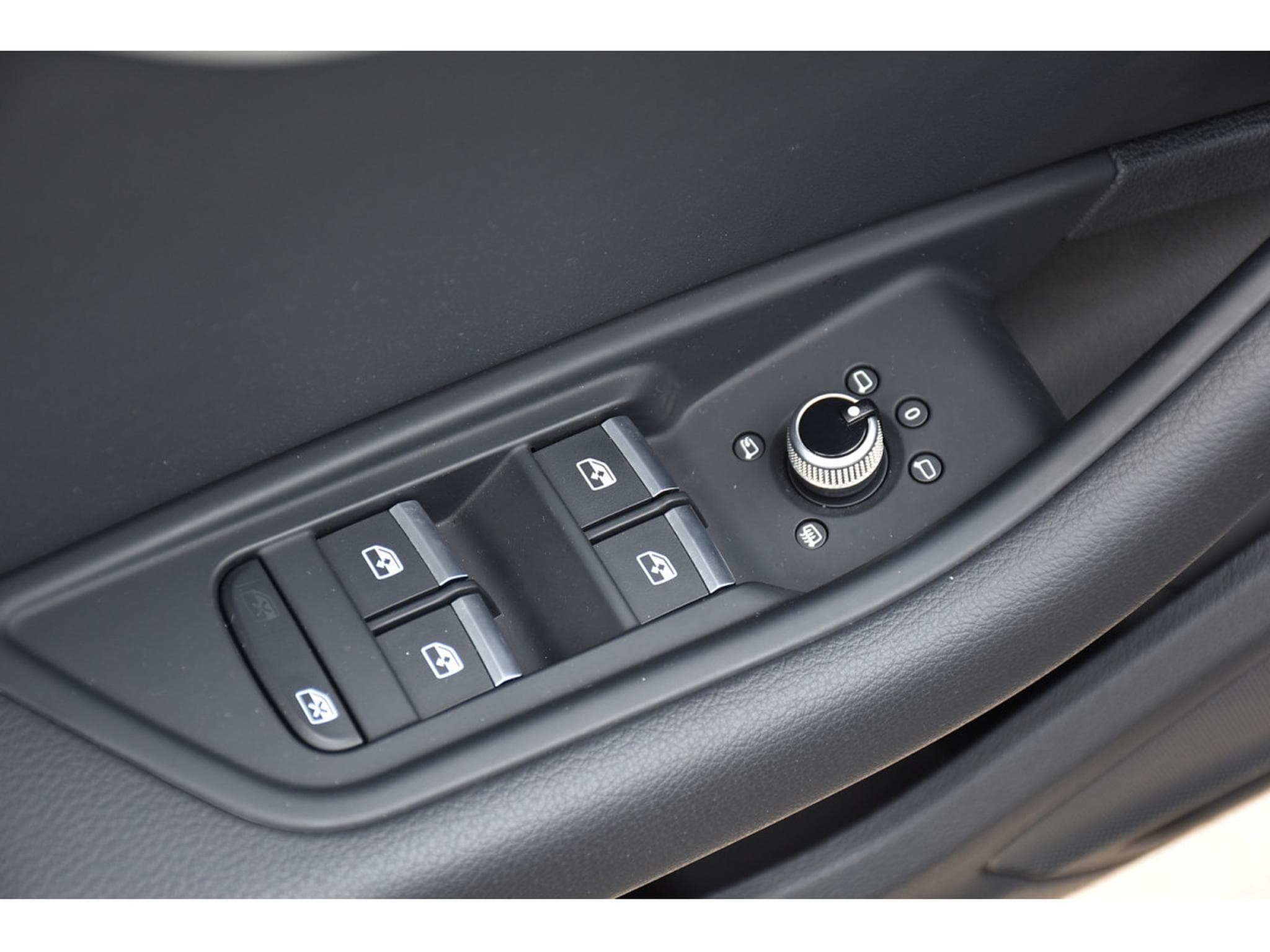 Audi A4 Avant 30 TDI S-Tronic CUIR LANE SIDE GPS CAM 1° MAIN (2022) - Photo 22