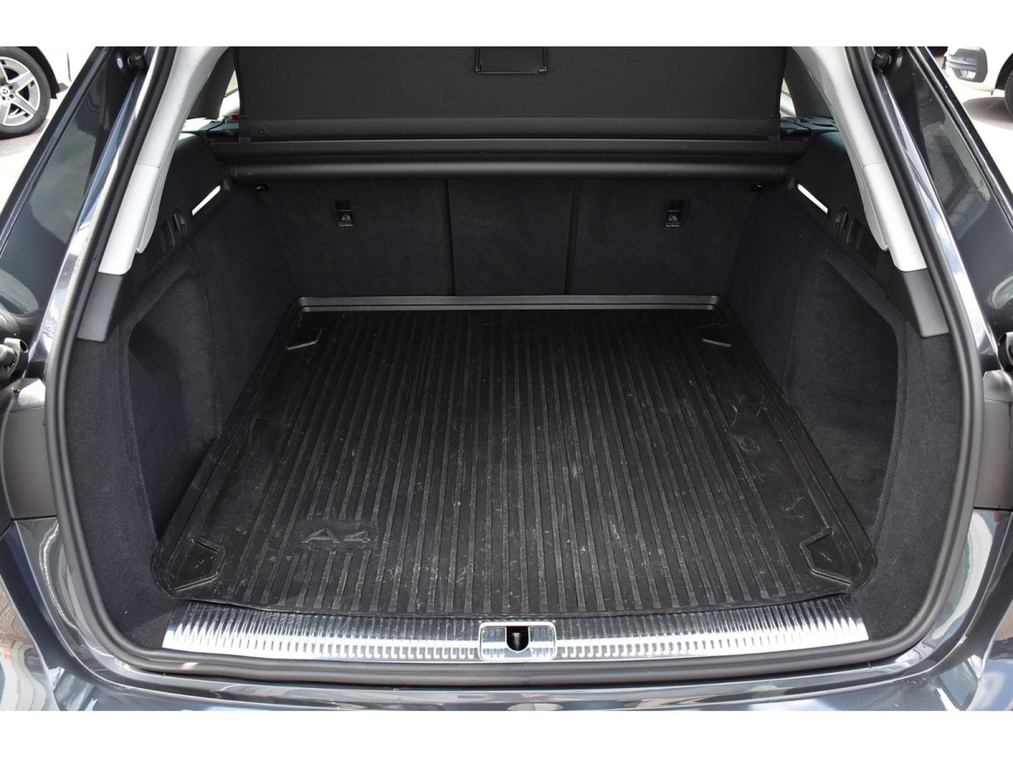 Audi A4 Avant 30 TDI S-Tronic CUIR LANE SIDE GPS CAM 1° MAIN (2022) - Photo 24