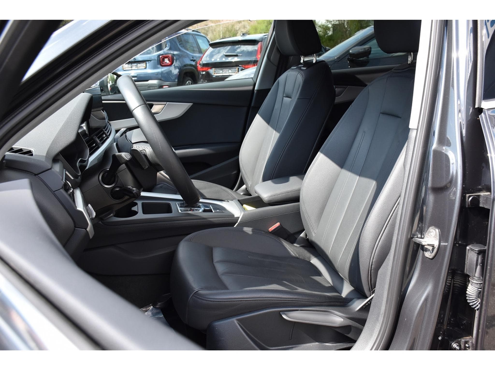 Audi A4 Avant 30 TDI S-Tronic CUIR LANE SIDE GPS CAM 1° MAIN (2022) - Photo 6