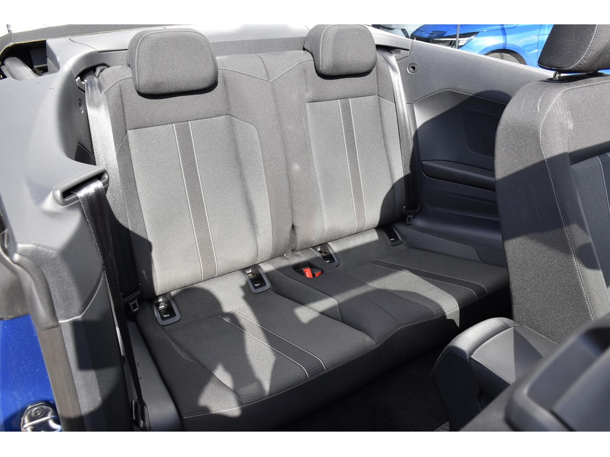 VW T-Roc Cabrio 1.5 TSI Style ACC LANE PACK HIVER GPS PARK CAM 1° M. (2022) - Photo 10