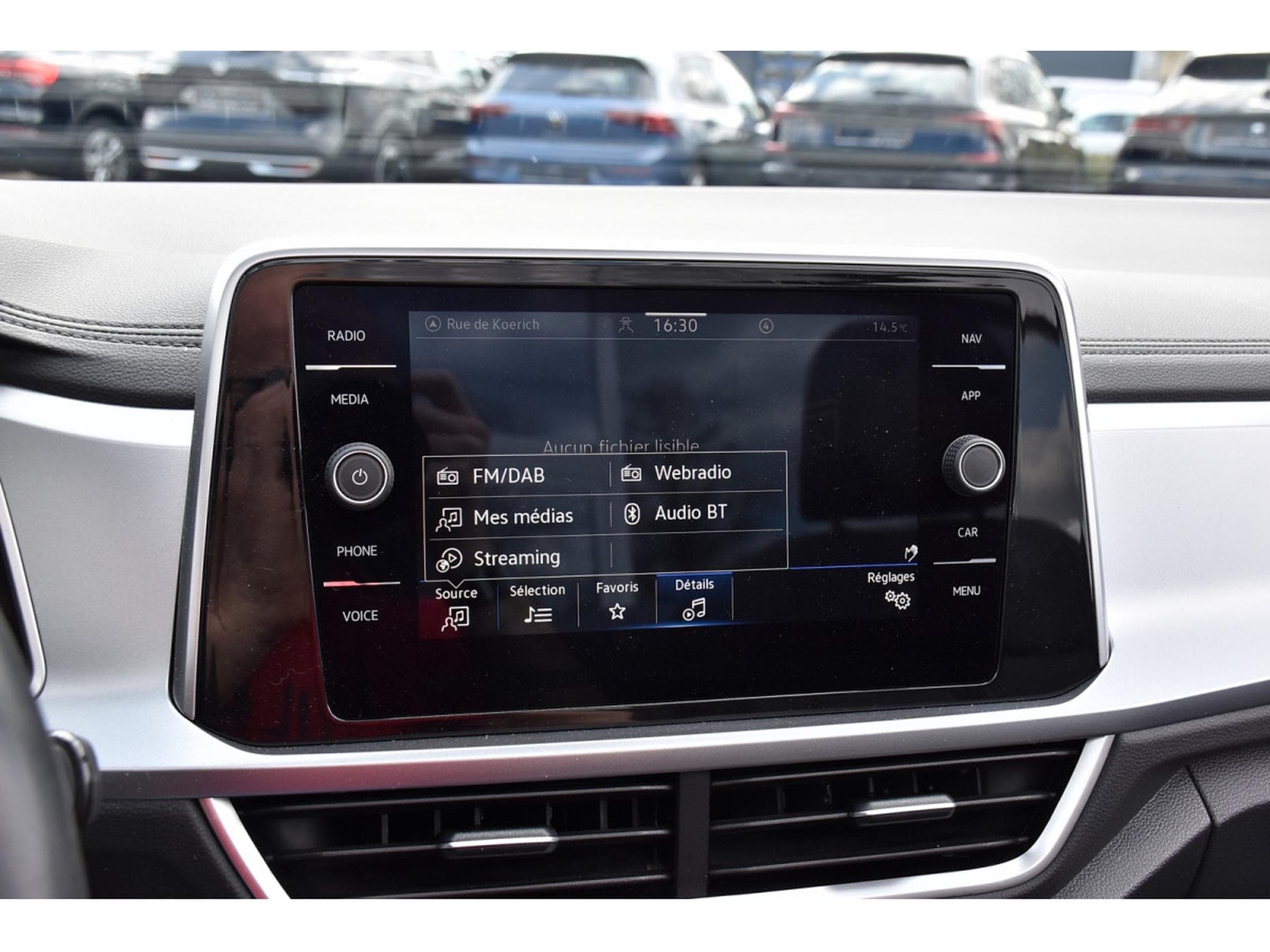 VW T-Roc Cabrio 1.5 TSI Style ACC LANE PACK HIVER GPS PARK CAM 1° M. (2022) - Photo 13