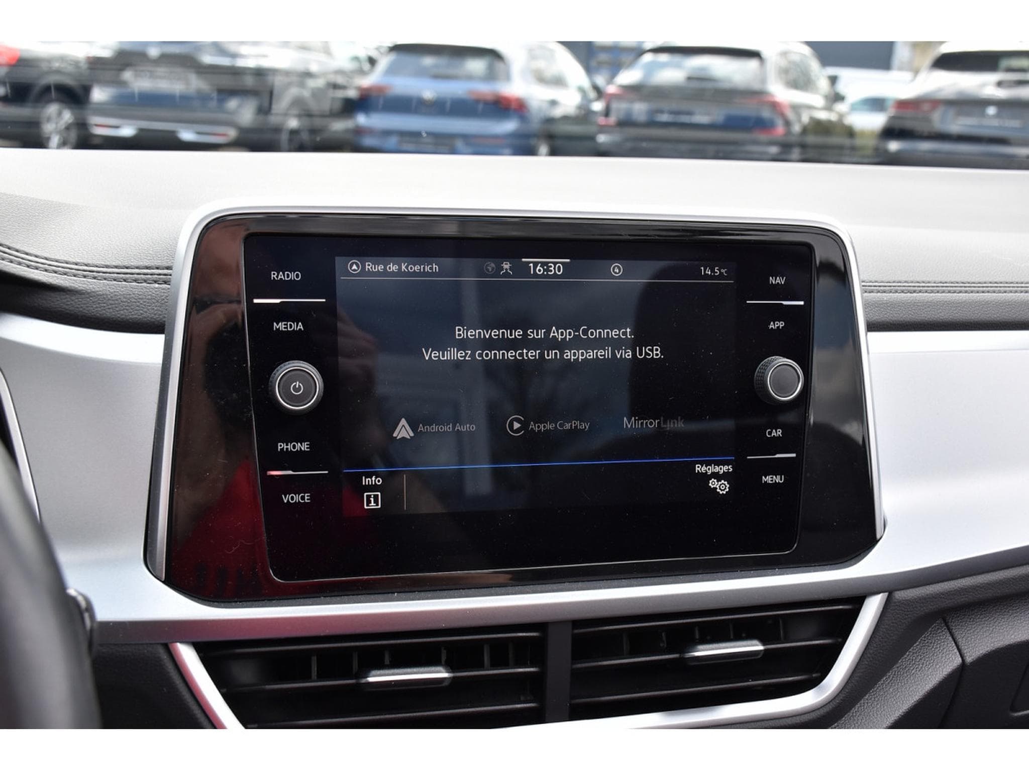 VW T-Roc Cabrio 1.5 TSI Style ACC LANE PACK HIVER GPS PARK CAM 1° M. (2022) - Photo 16