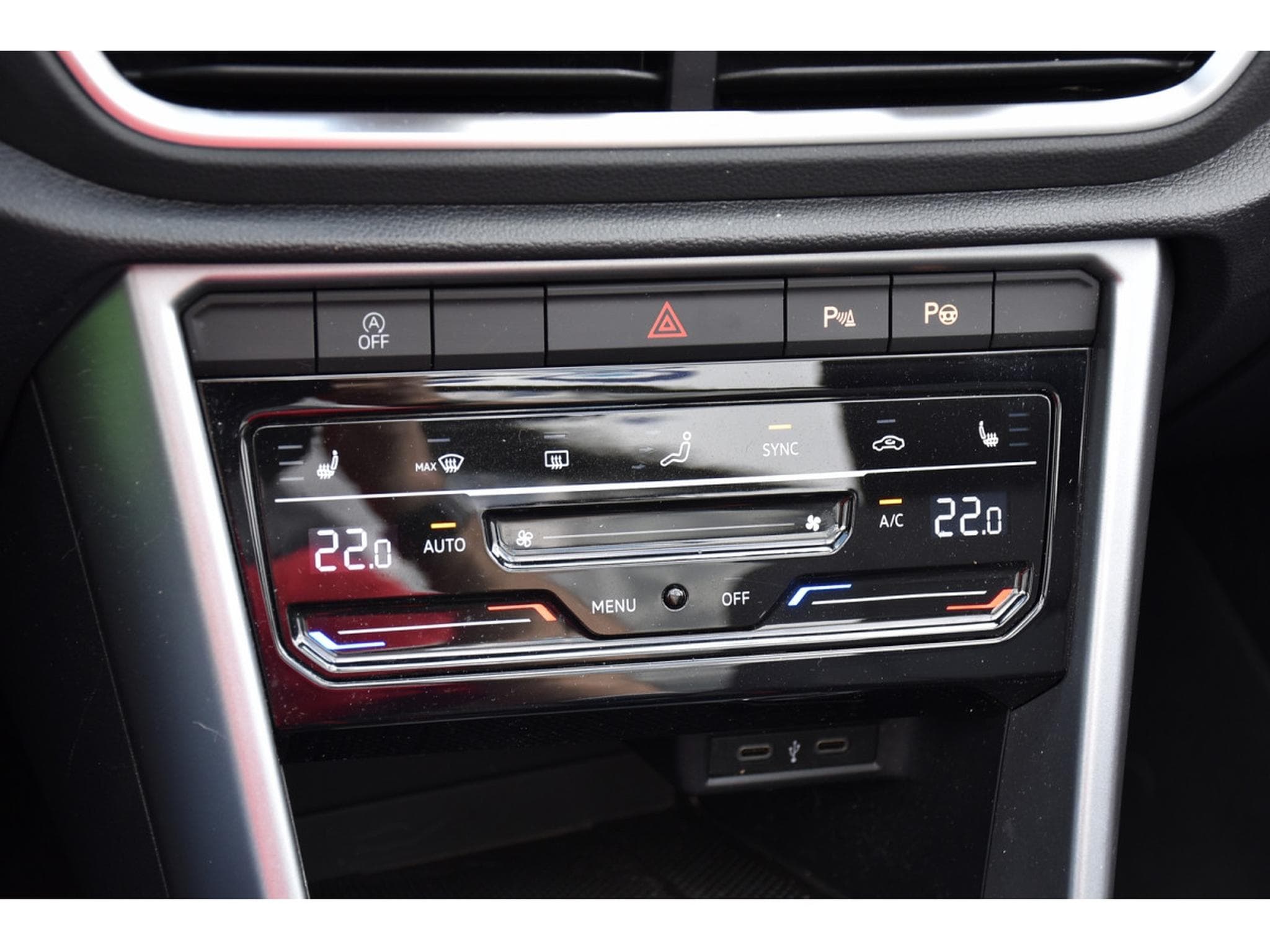 VW T-Roc Cabrio 1.5 TSI Style ACC LANE PACK HIVER GPS PARK CAM 1° M. (2022) - Photo 21