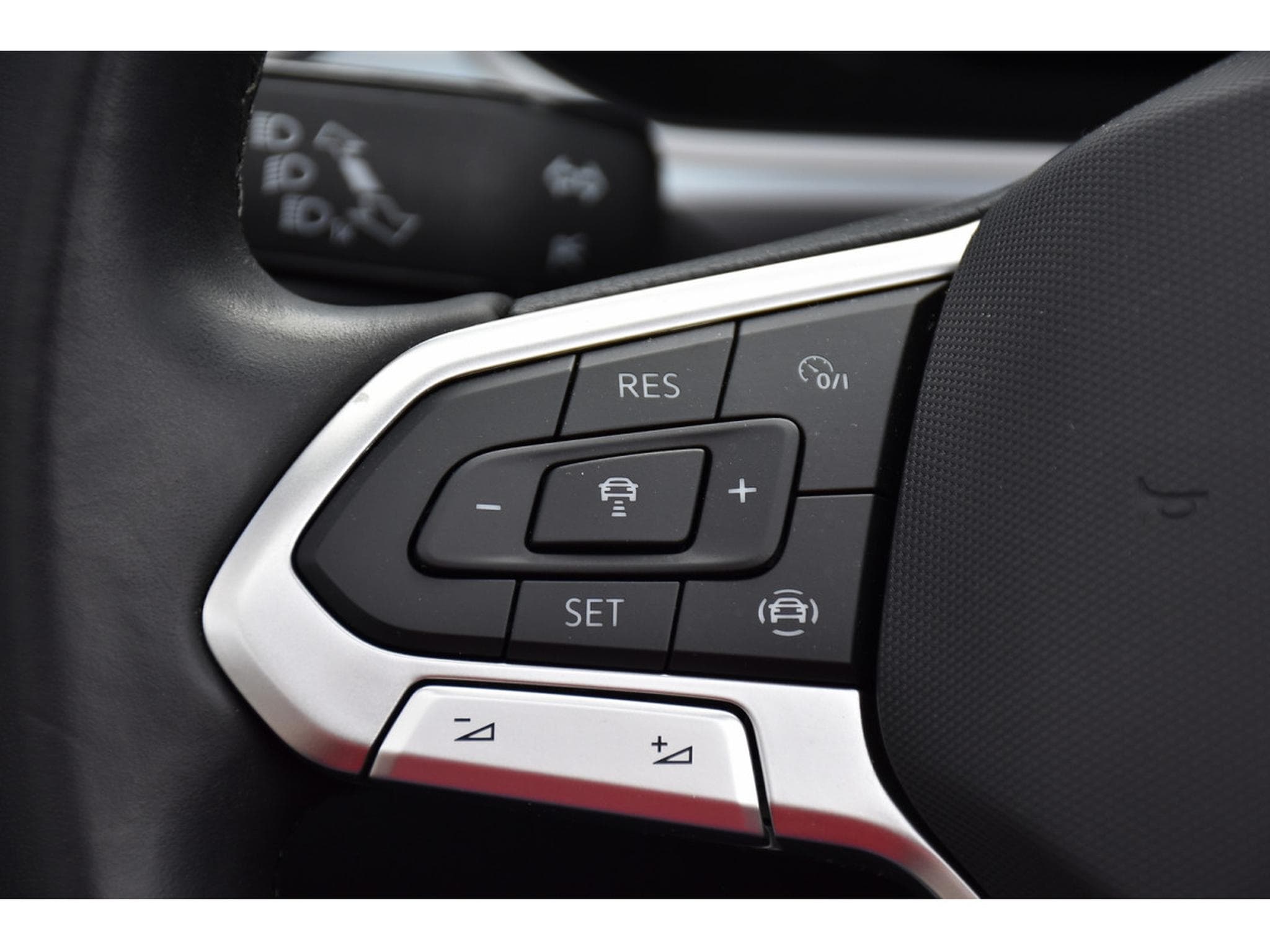 VW T-Roc Cabrio 1.5 TSI Style ACC LANE PACK HIVER GPS PARK CAM 1° M. (2022) - Photo 22