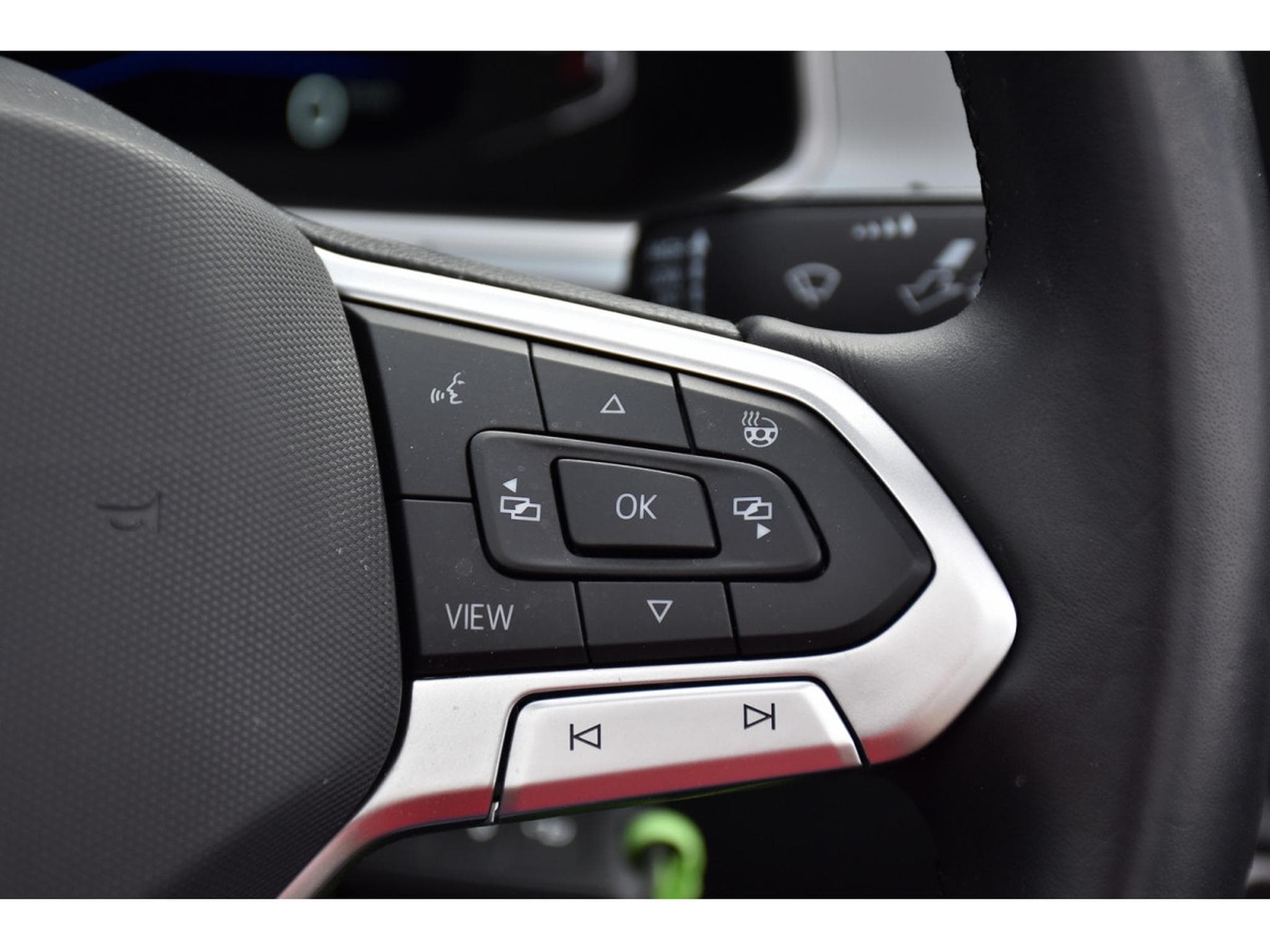 VW T-Roc Cabrio 1.5 TSI Style ACC LANE PACK HIVER GPS PARK CAM 1° M. (2022) - Photo 23