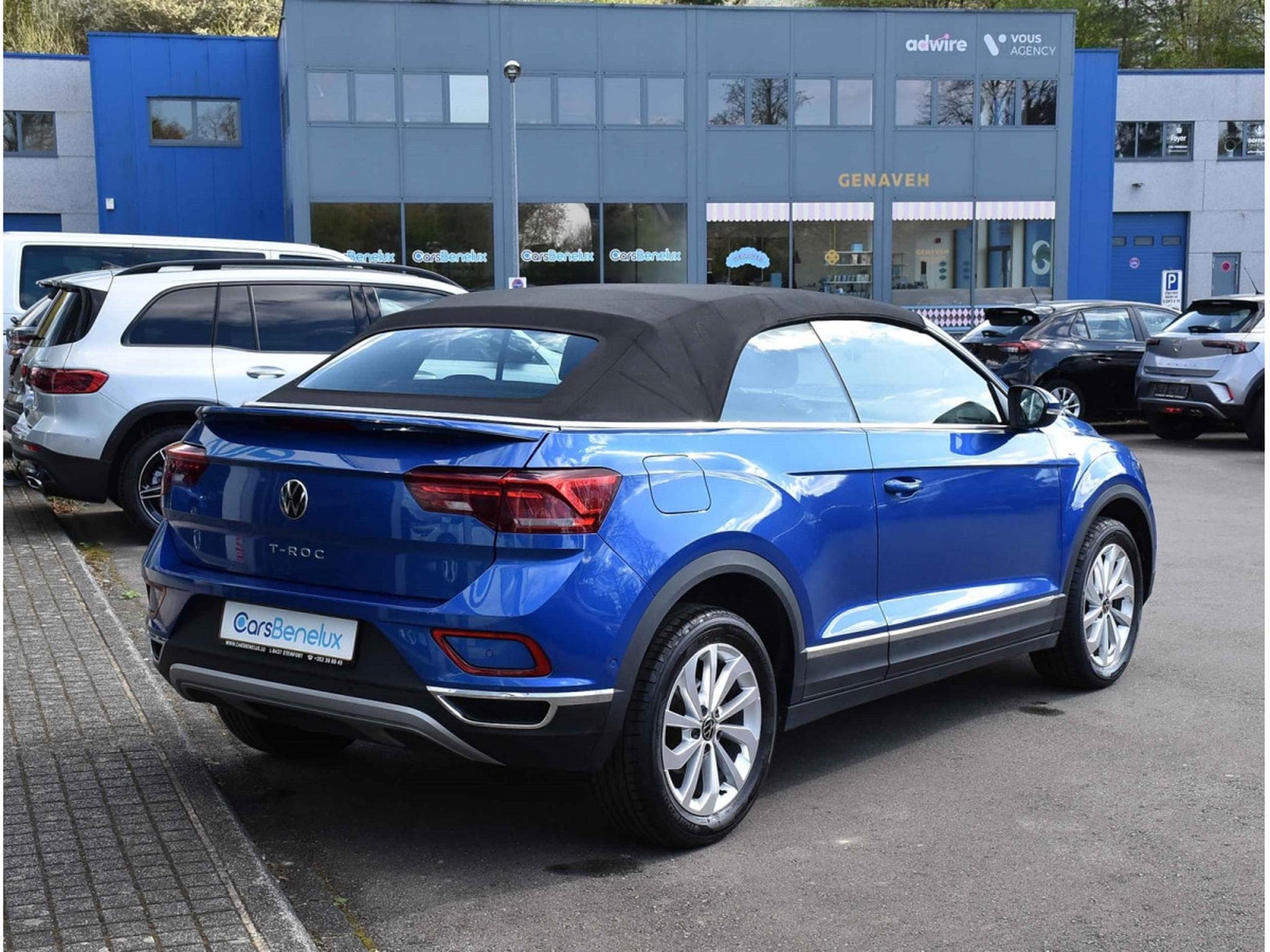 VW T-Roc Cabrio 1.5 TSI Style ACC LANE PACK HIVER GPS PARK CAM 1° M. (2022) - Photo 6