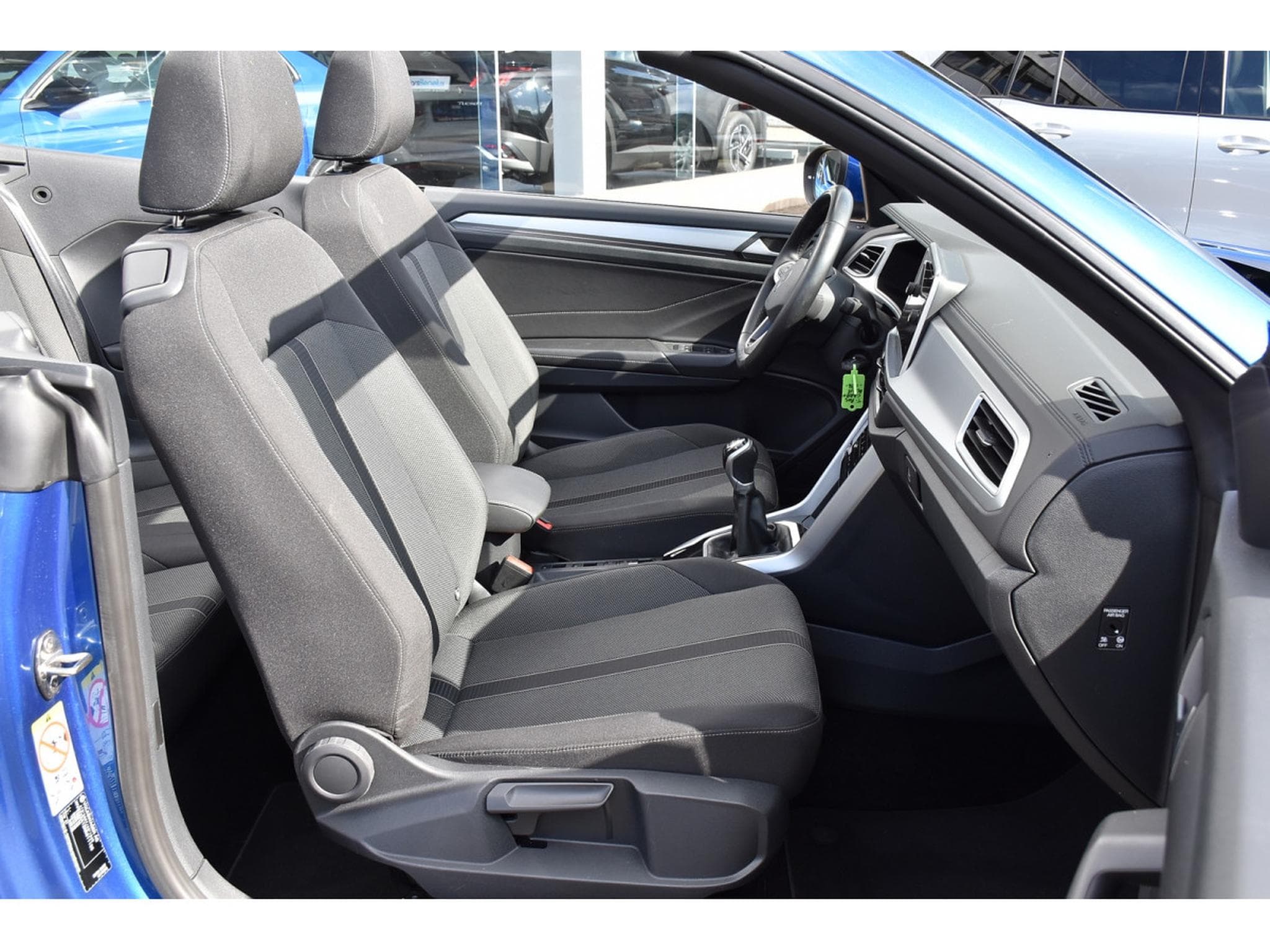 VW T-Roc Cabrio 1.5 TSI Style ACC LANE PACK HIVER GPS PARK CAM 1° M. (2022) - Photo 9