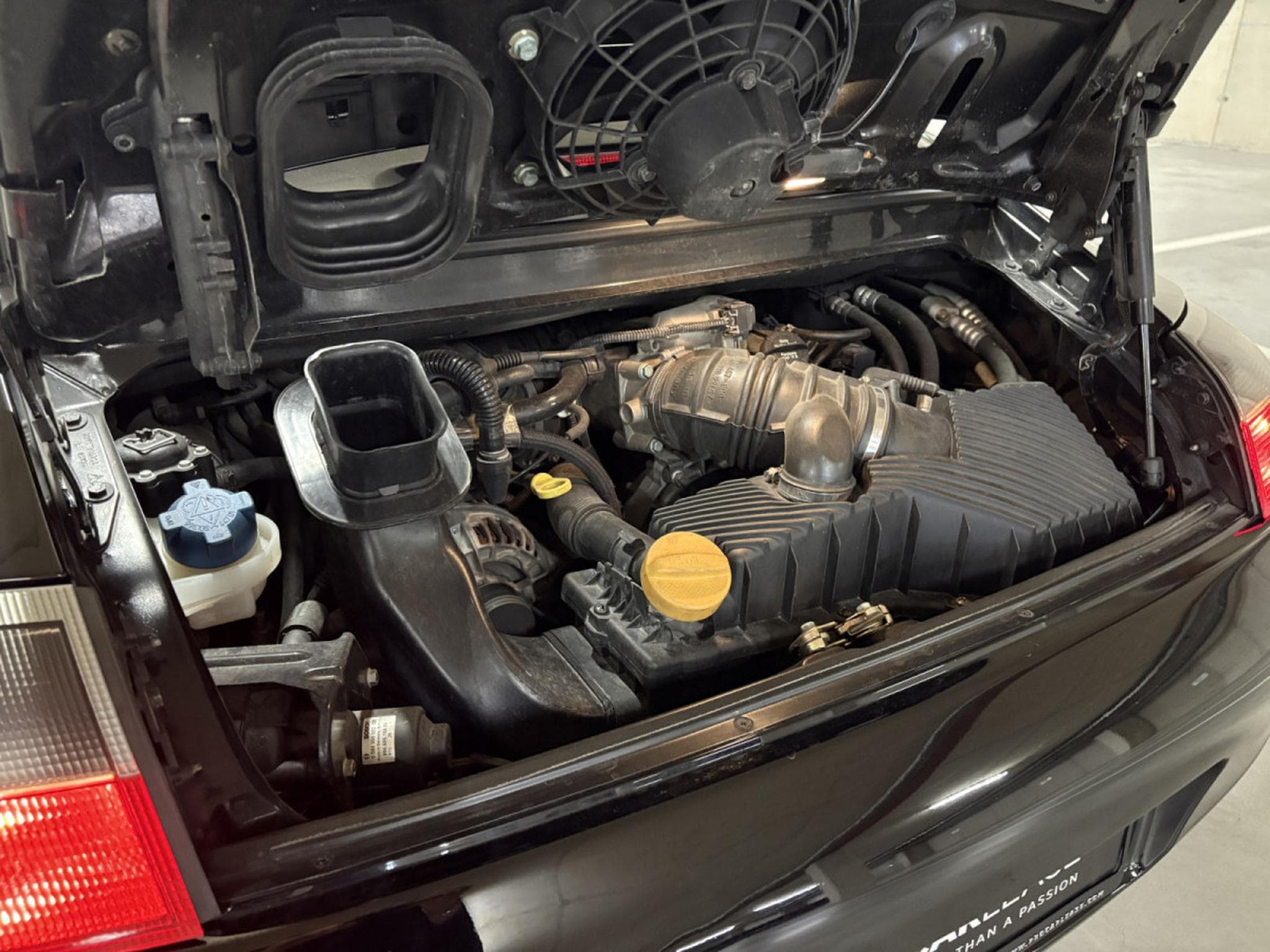 Porsche 911 CARRERA 4 CABRIOLET 3.4 FLAT6 / BVM (2000) - Photo 25