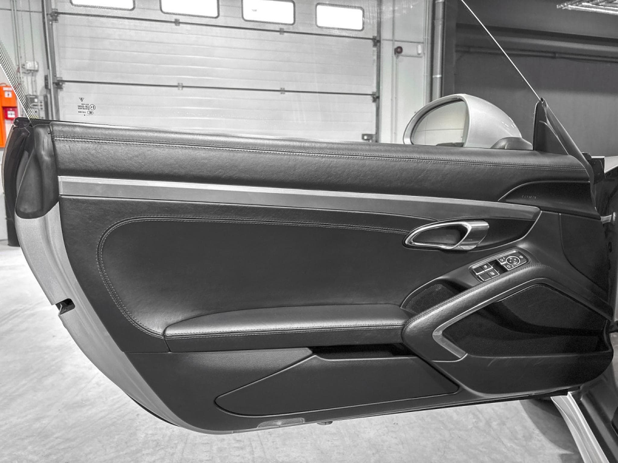 Porsche 911 991.2 CARRERA 4S/ BVM/ TOIT OUVRANT/SIEGES CHAUFFANTS/ ECHAP (2016) - Photo 17