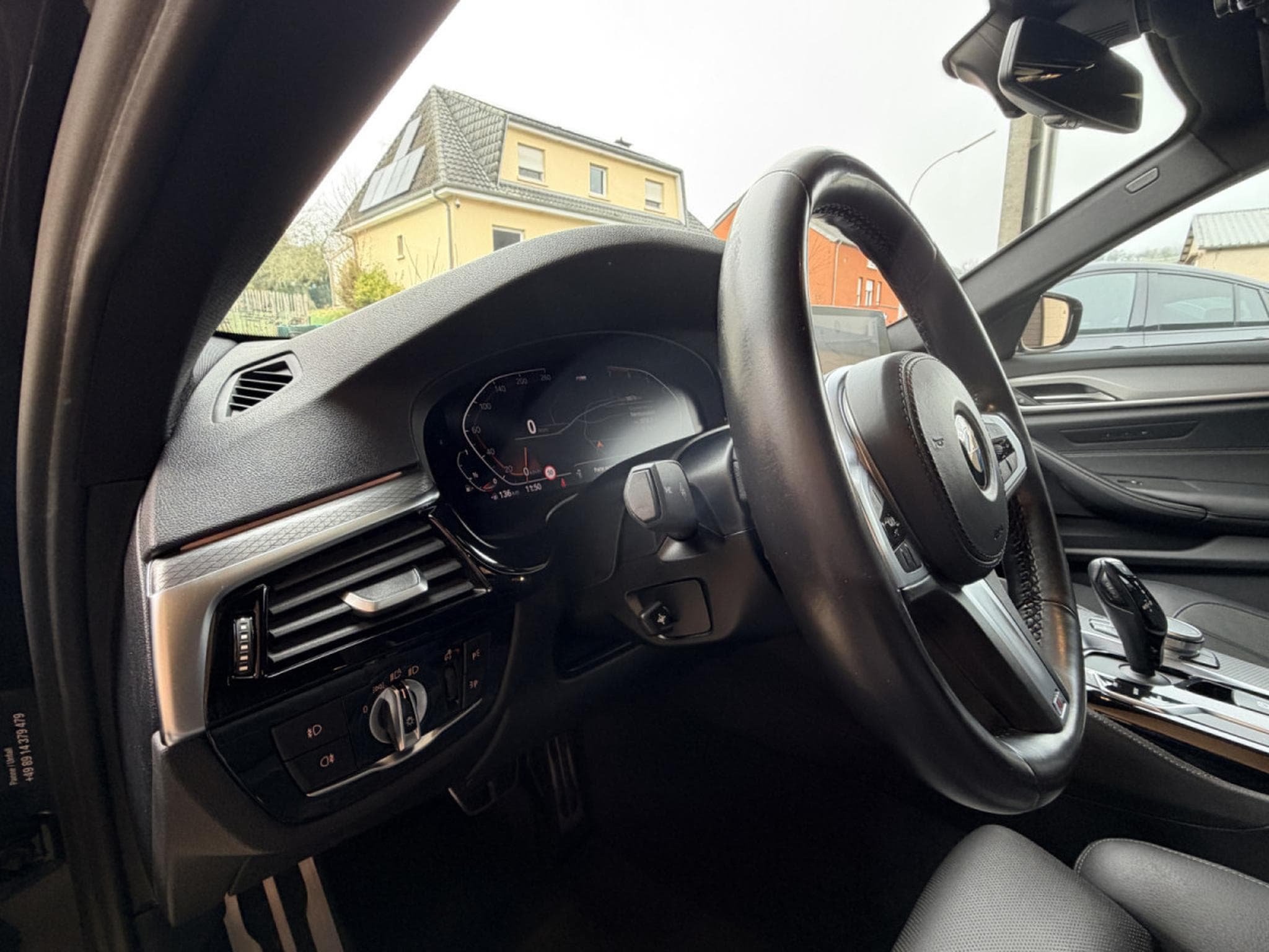 BMW 530 i Touring PACK-M Int/Ext  Head-up Car Play 252CV (2020) - Photo 11