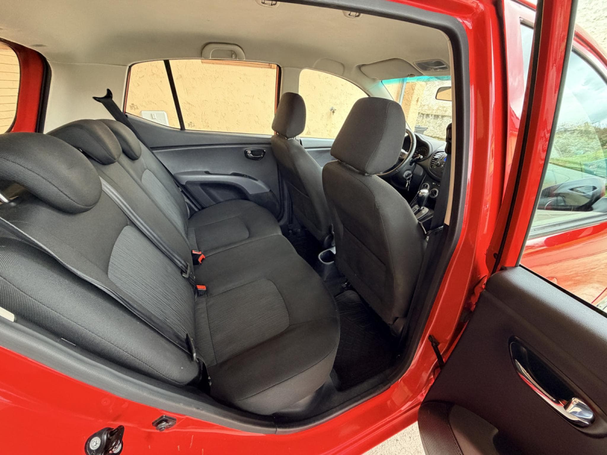 Hyundai i10 1.0 Essence  Automatique (2013) - Photo 11