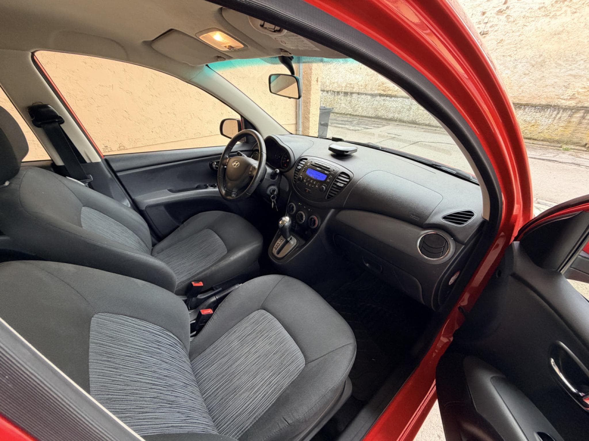 Hyundai i10 1.0 Essence  Automatique (2013) - Photo 6