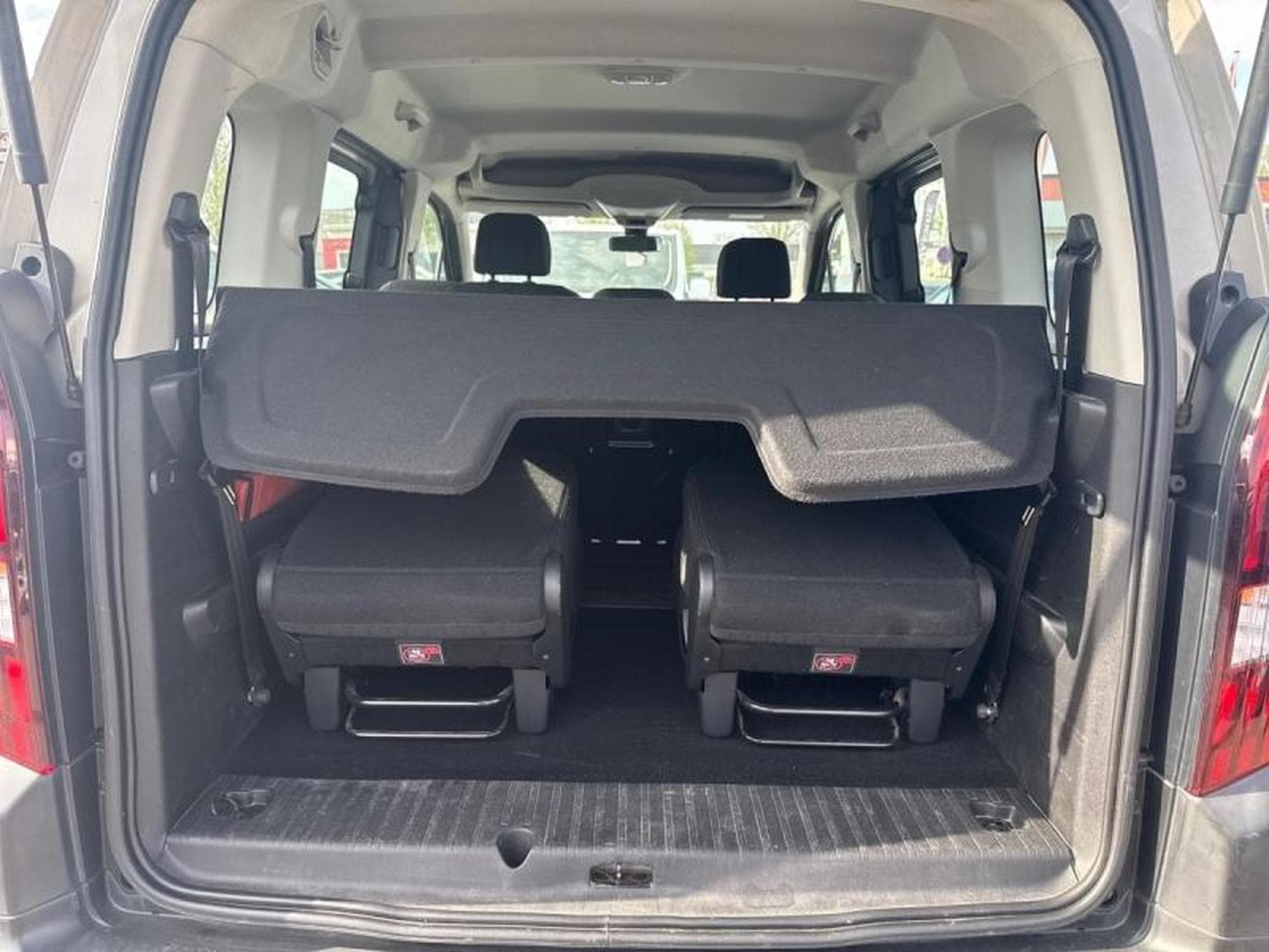 PEUGEOT Rifter 1.2 PureTech 110ch S&S Standard Active (2021) - Photo 6