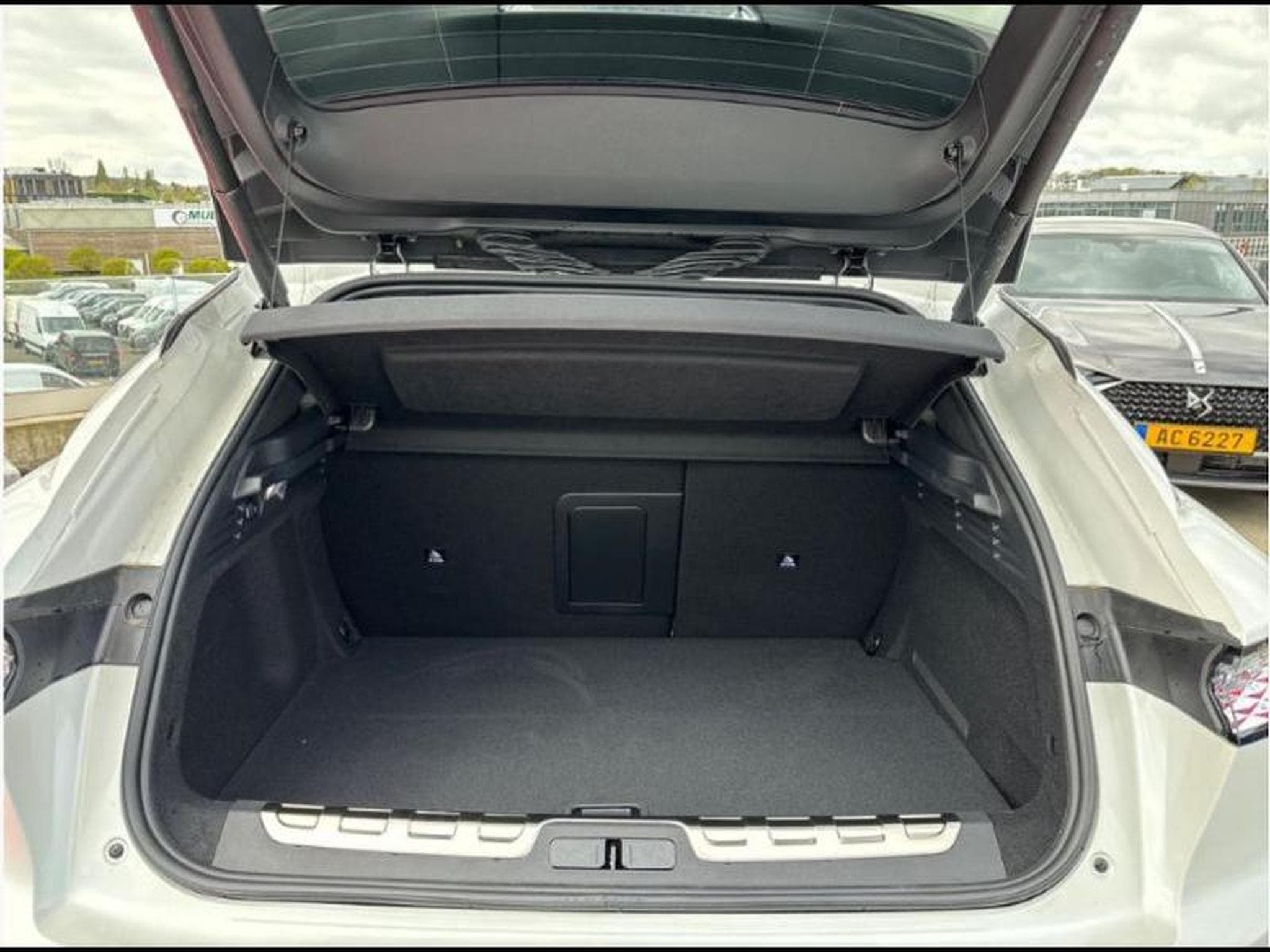 DS Automobiles DS4 E-TENSE 225ch Rivoli (2023) - Photo 11