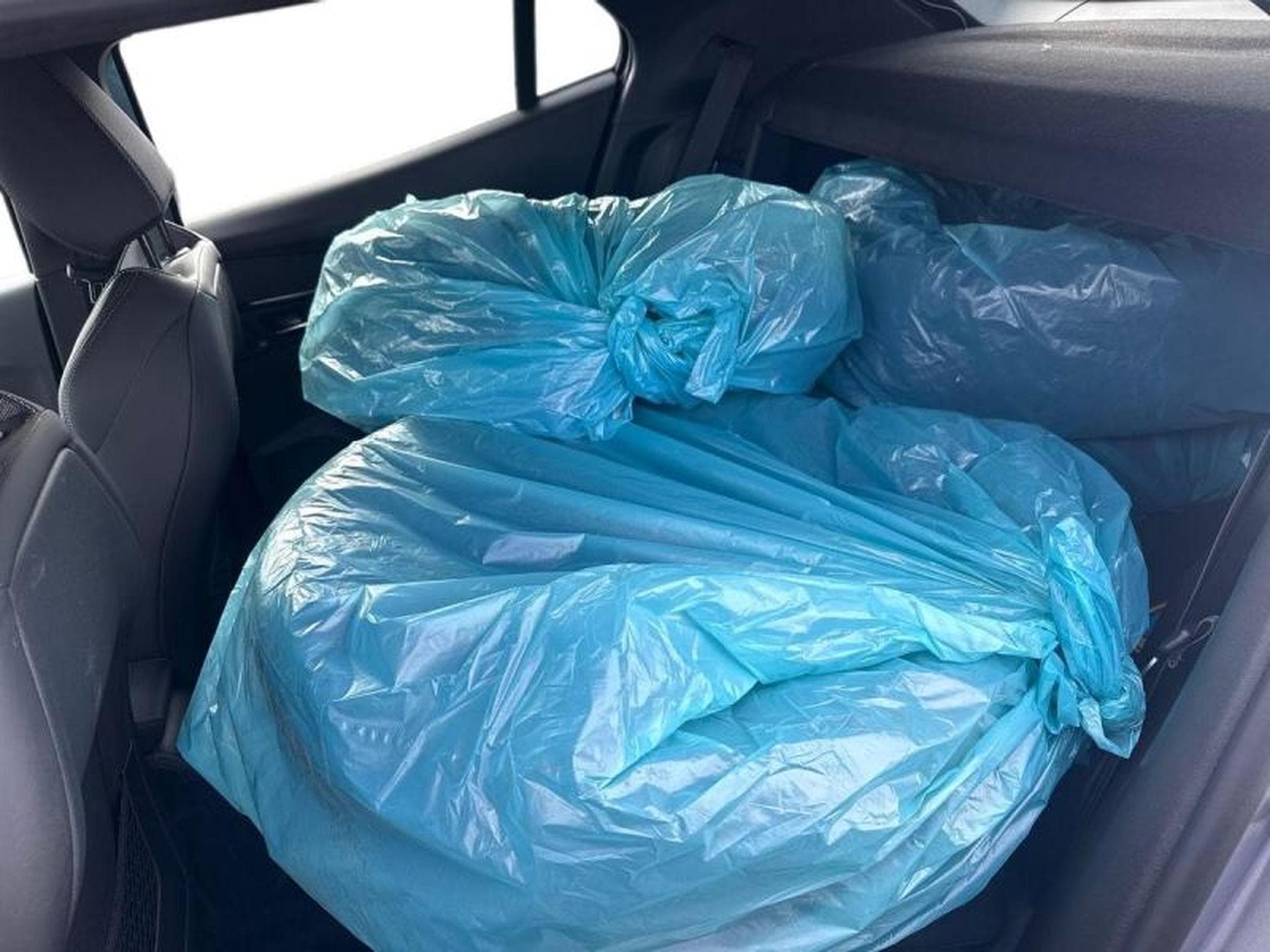 PEUGEOT 2008 1.2 Hybrid 145ch GT e-DCS6 (2025) - Photo 5