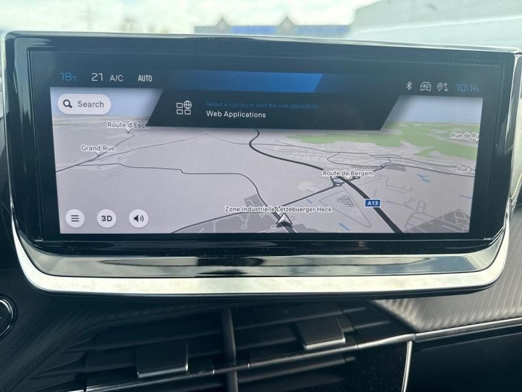 PEUGEOT 2008 1.2 Hybrid 145ch GT e-DCS6 (2025) - Photo 7