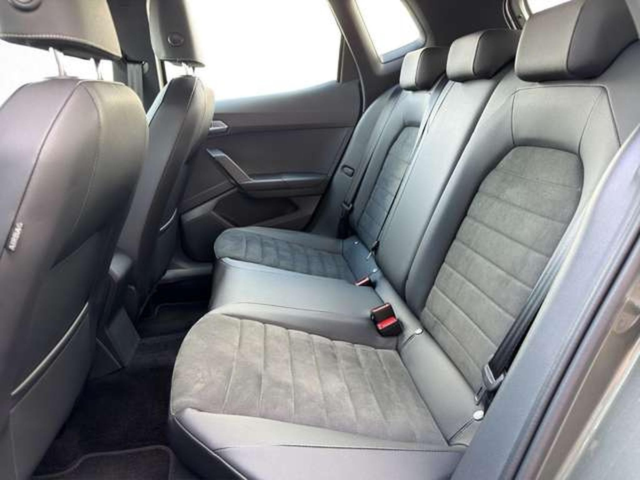 SEAT Arona 1,5 DSG Xperience/Navi/Kamera/5-J Garantie (2025) - Photo 24