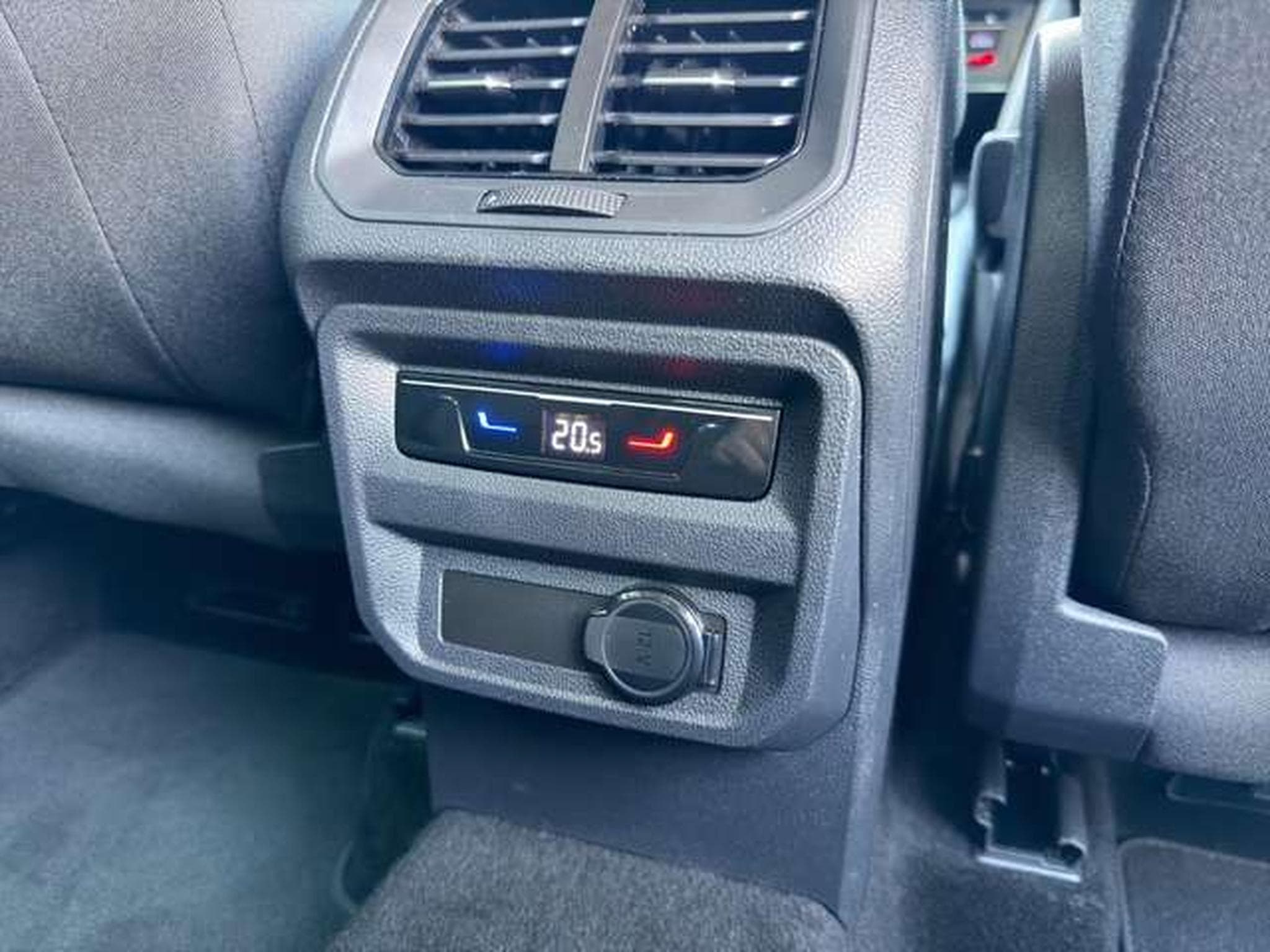 VW Tiguan Life DSG/Navi/Matrix/Kamera/SHZ (2023) - Foto 12