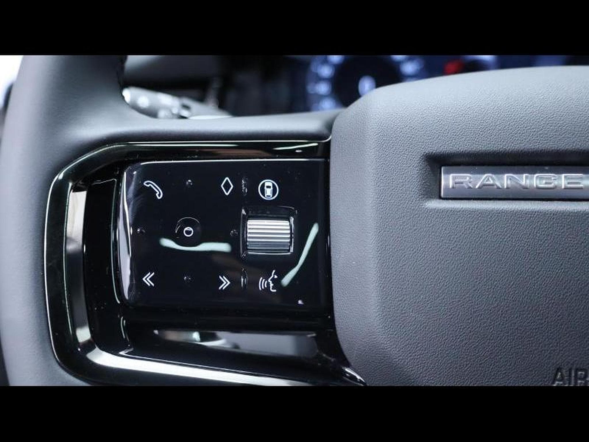 Land-Rover Range Rover Evoque D200 Dynamic SE AWD Auto (2024) - Photo 16