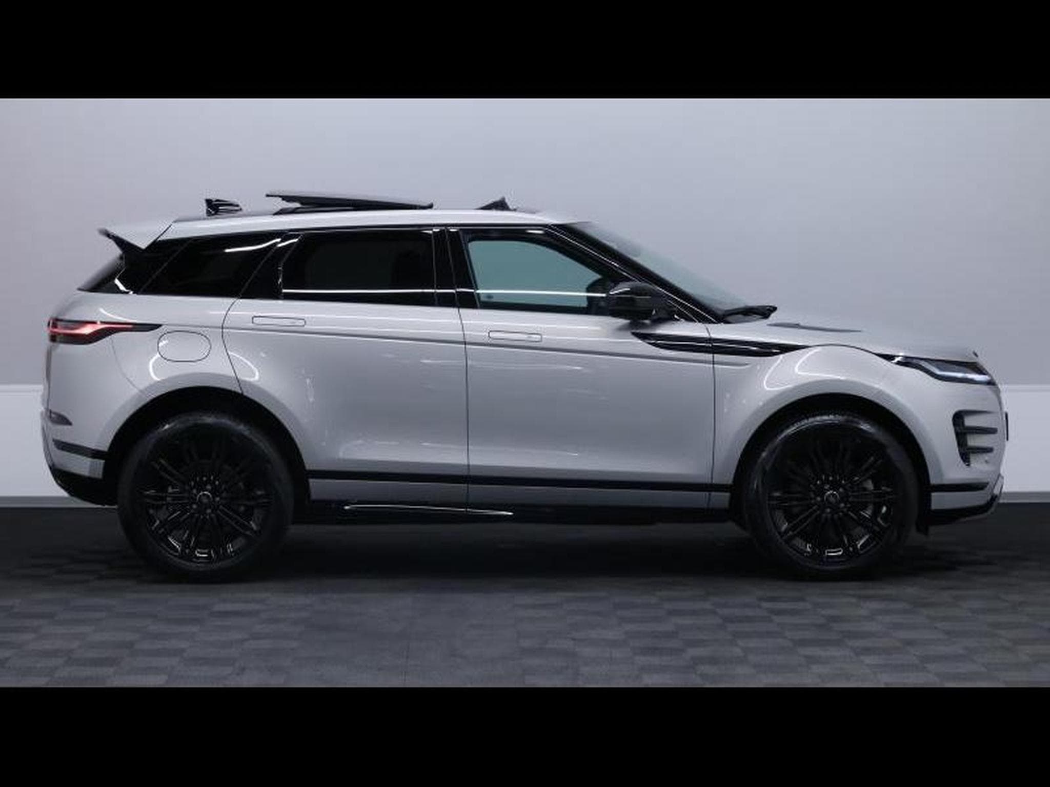 Land-Rover Range Rover Evoque D200 Dynamic SE AWD Auto (2024) - Photo 4