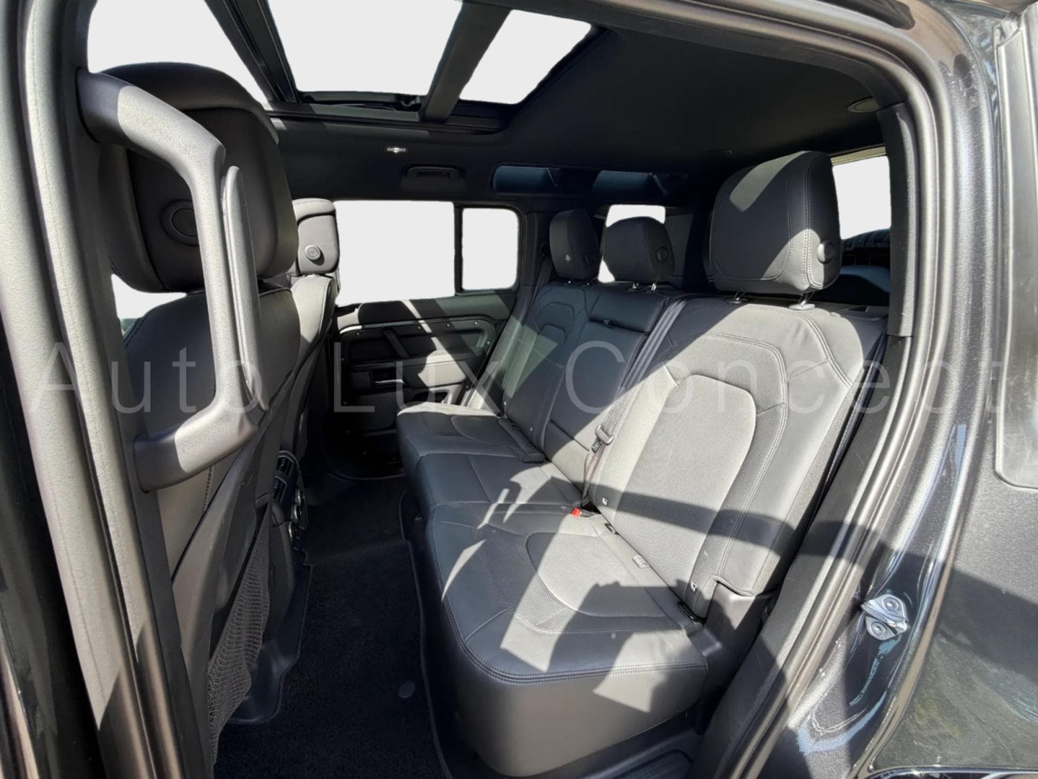 Land-Rover Defender 110 V8 P525 CARPATHIAN EDITION (2022) - Photo 10