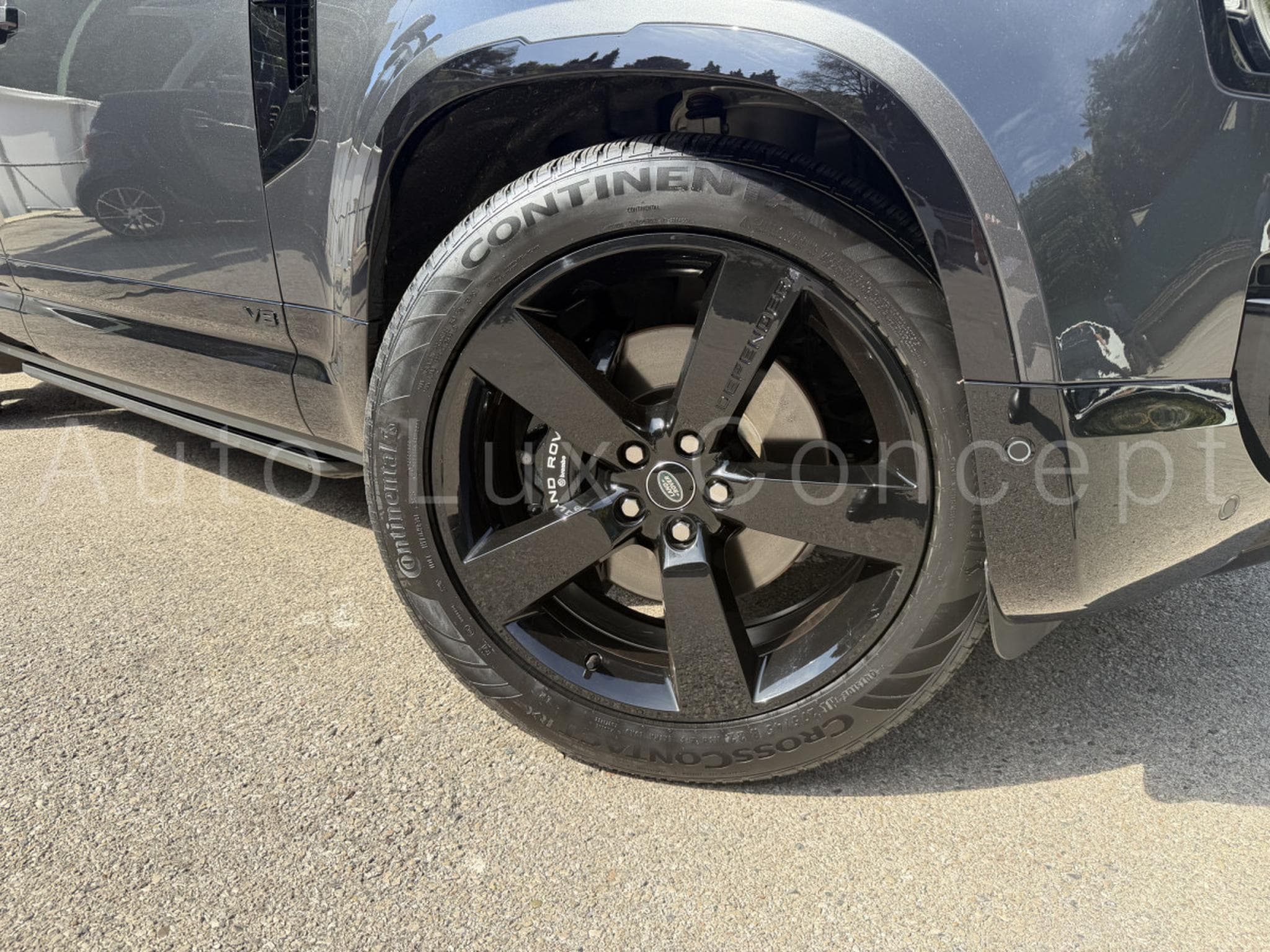 Land-Rover Defender 110 V8 P525 CARPATHIAN EDITION (2022) - Photo 12