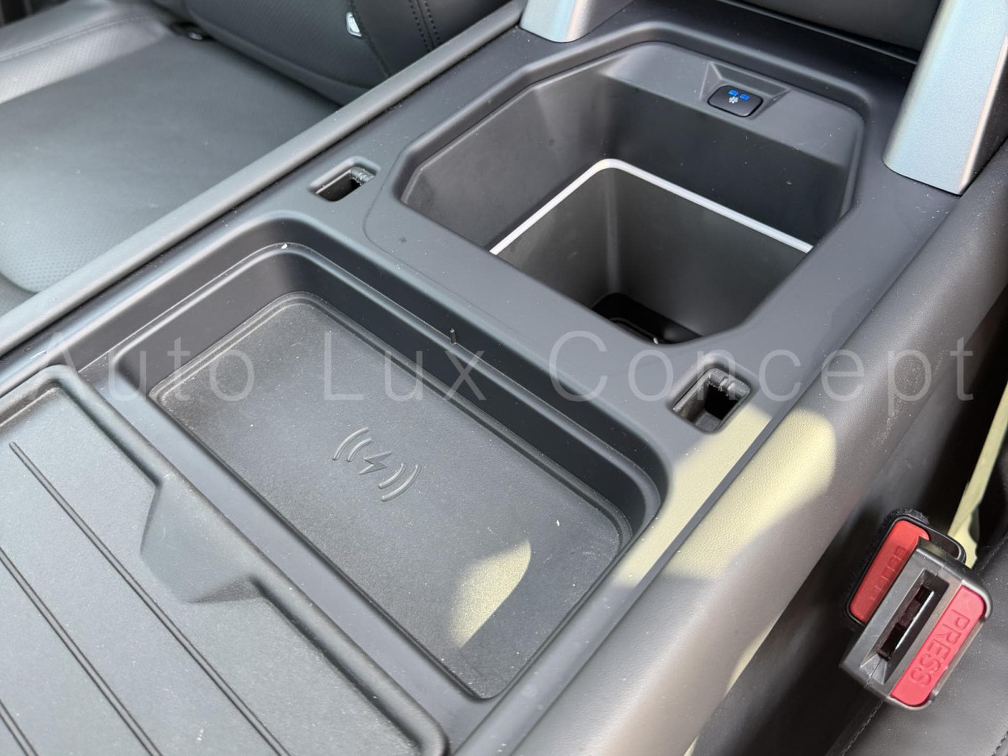 Land-Rover Defender 110 V8 P525 CARPATHIAN EDITION (2022) - Photo 22