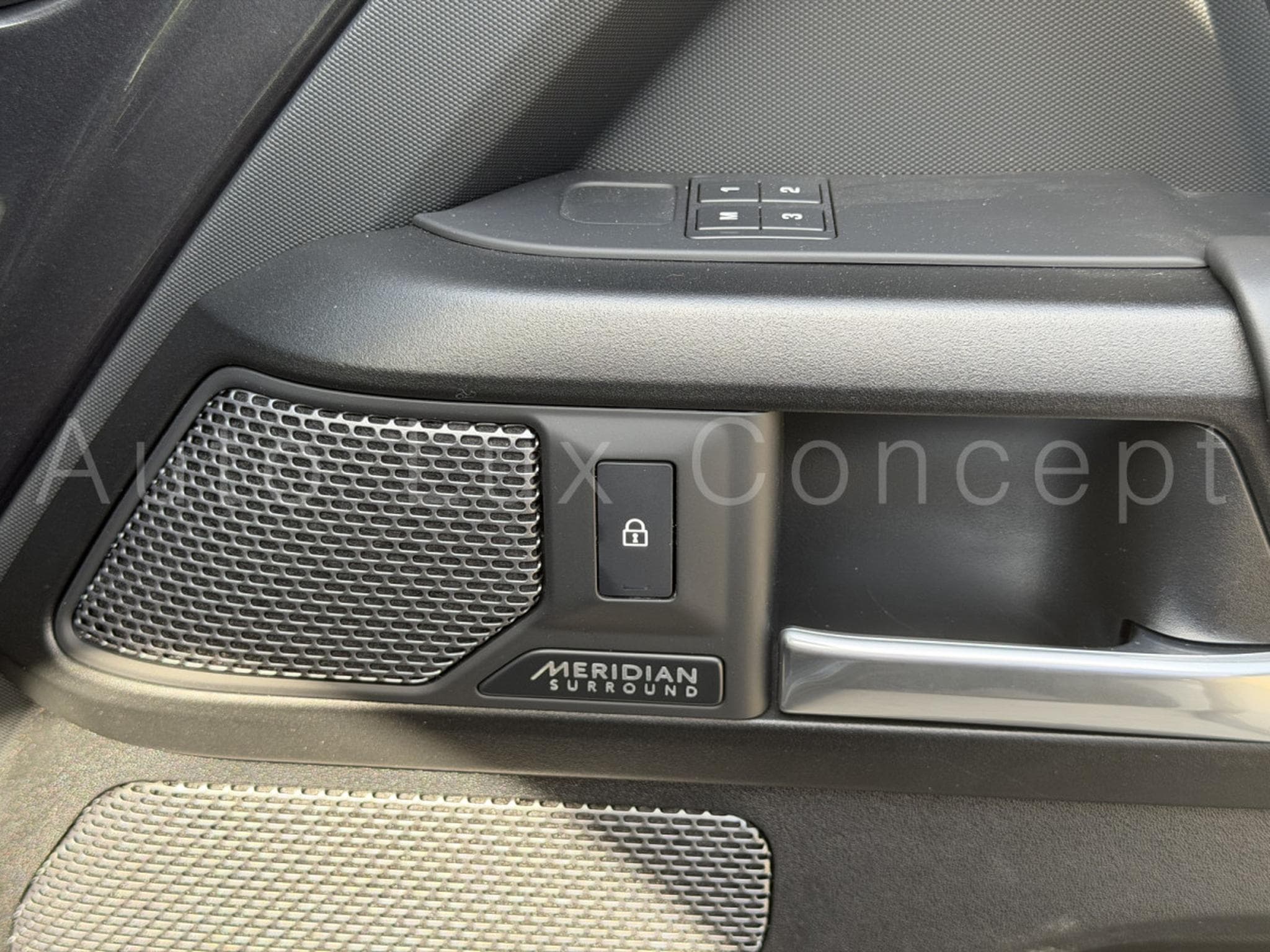 Land-Rover Defender 110 V8 P525 CARPATHIAN EDITION (2022) - Photo 23